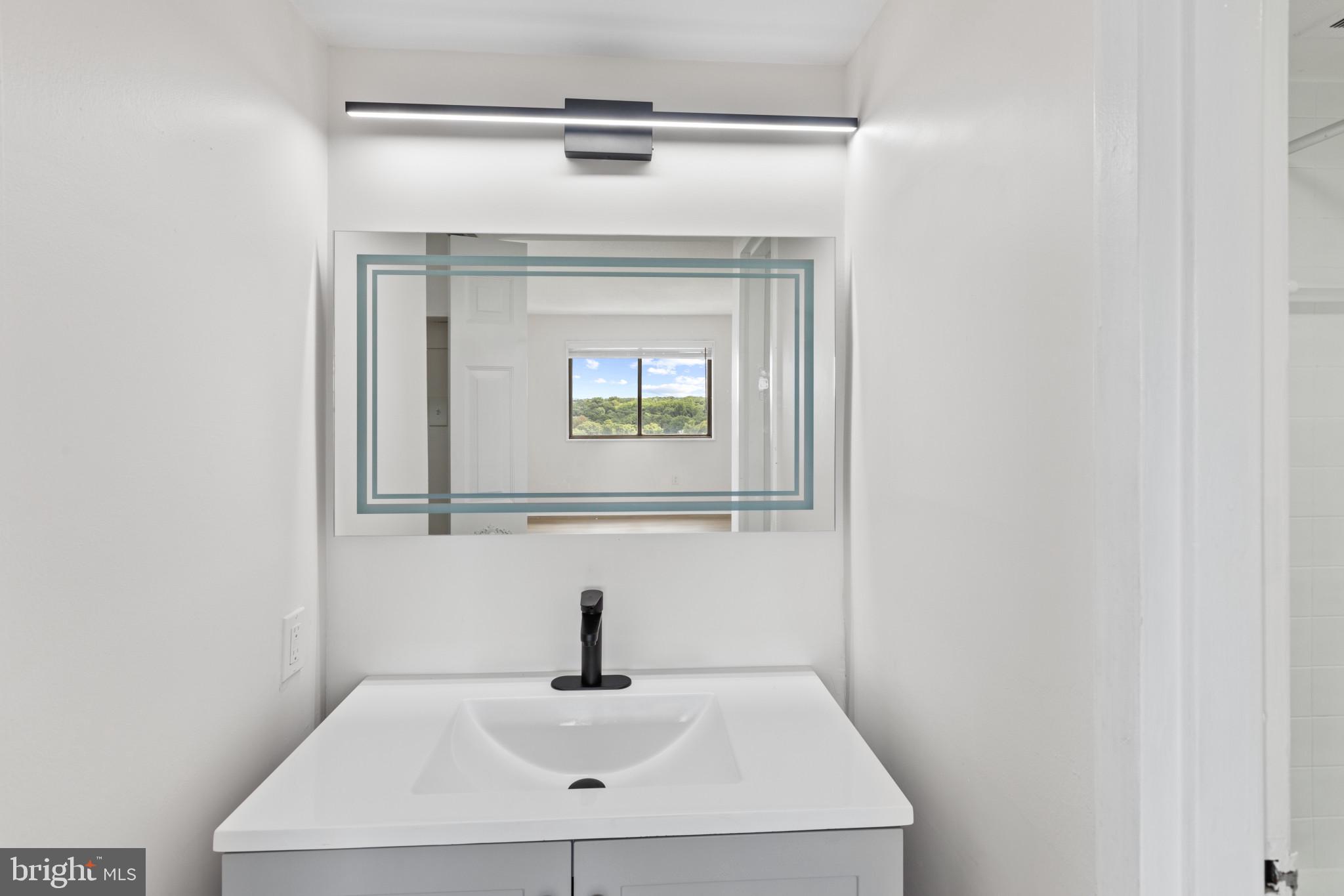 PRESIDENTIAL TOWERS - Residential