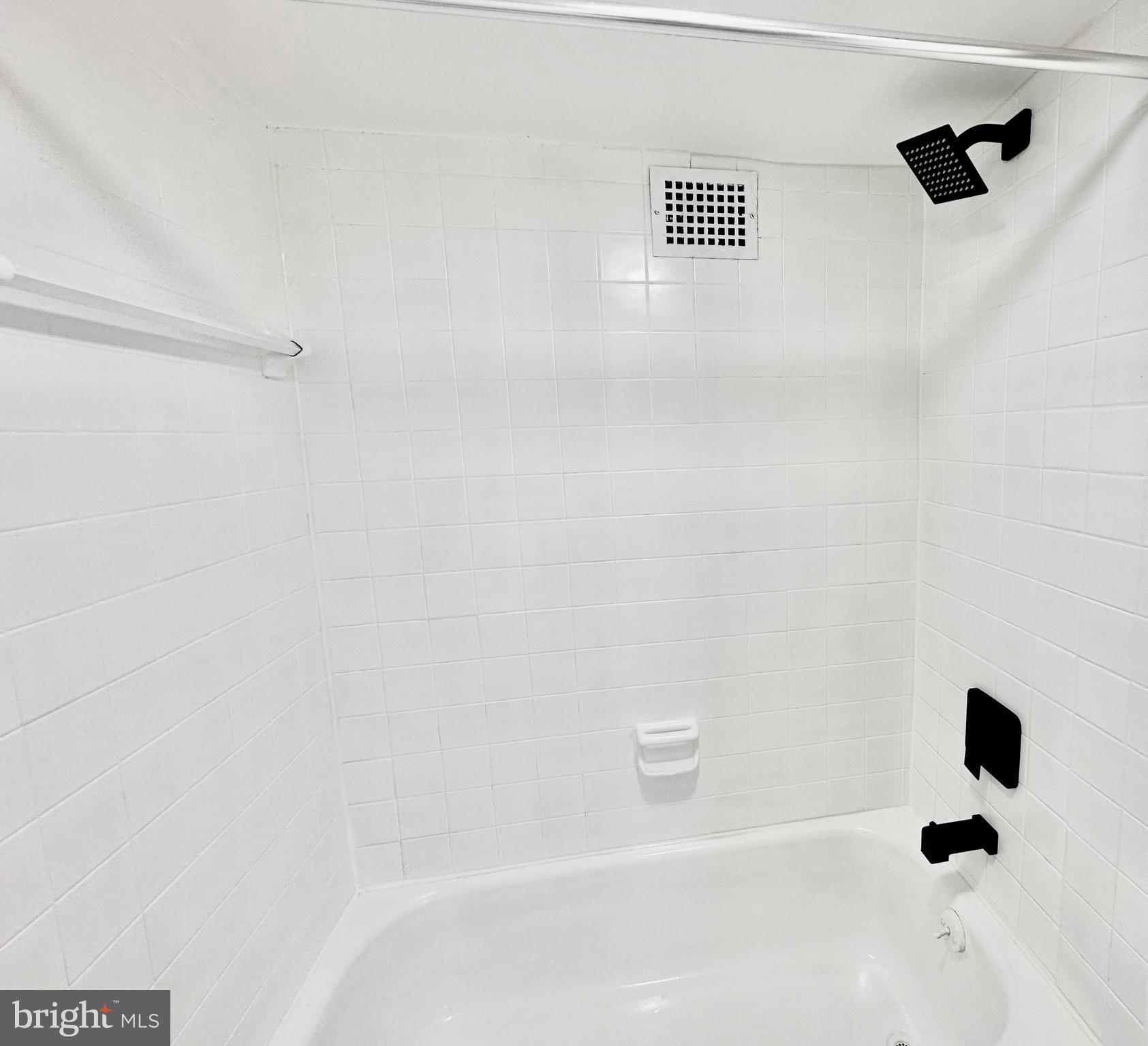 PRESIDENTIAL TOWERS - Residential