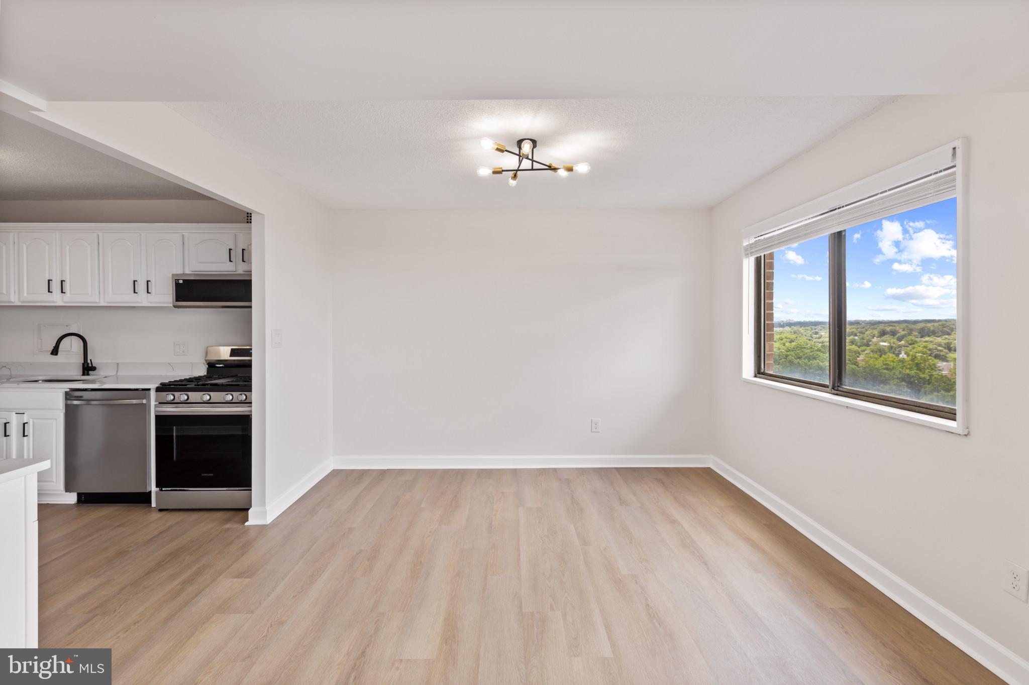 PRESIDENTIAL TOWERS - Residential