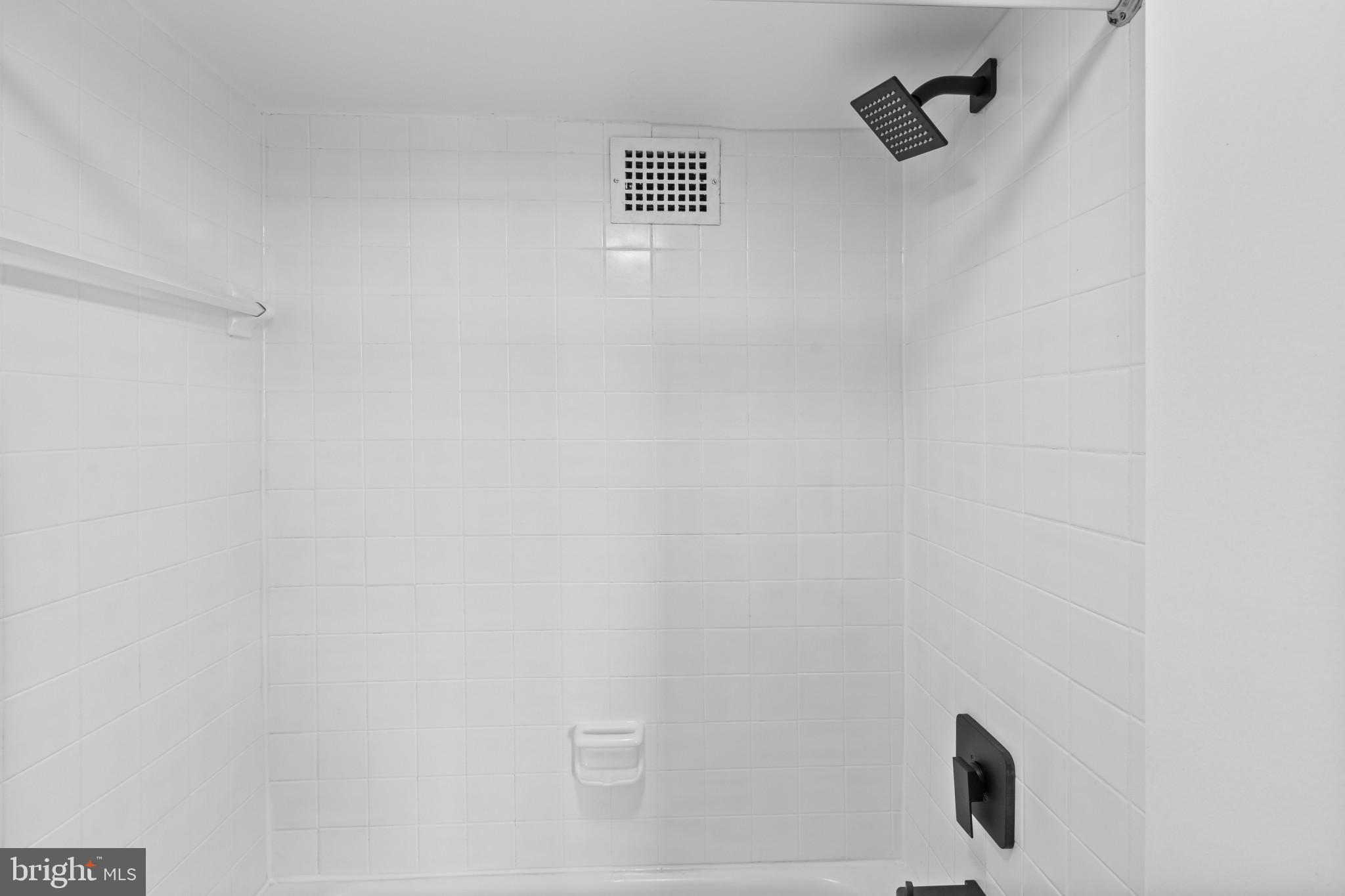 PRESIDENTIAL TOWERS - Residential