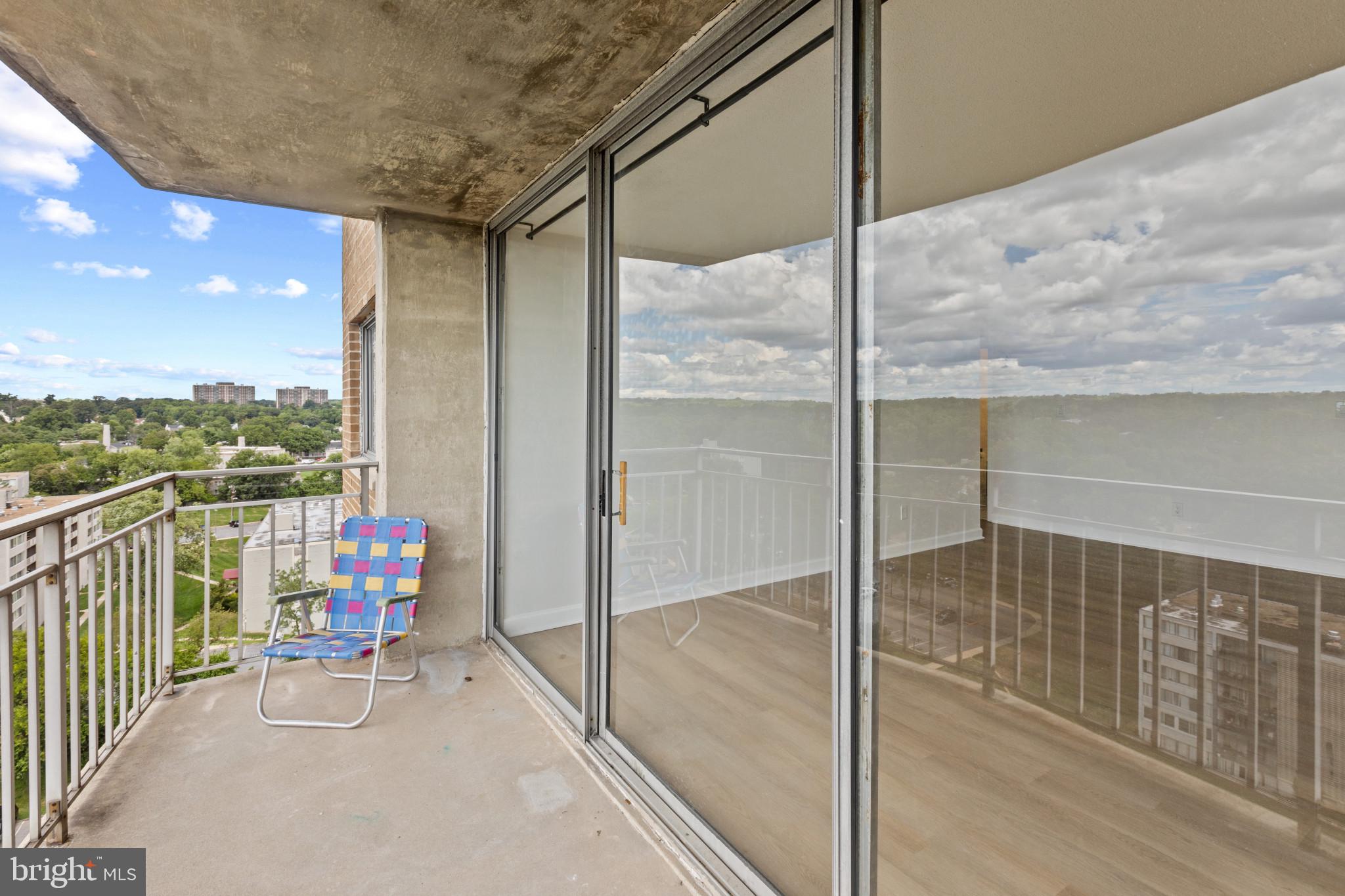 PRESIDENTIAL TOWERS - Residential