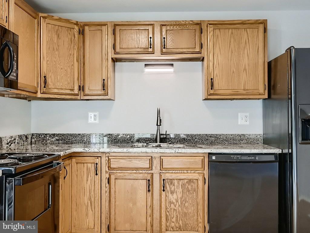 TEN HILLS - Residential