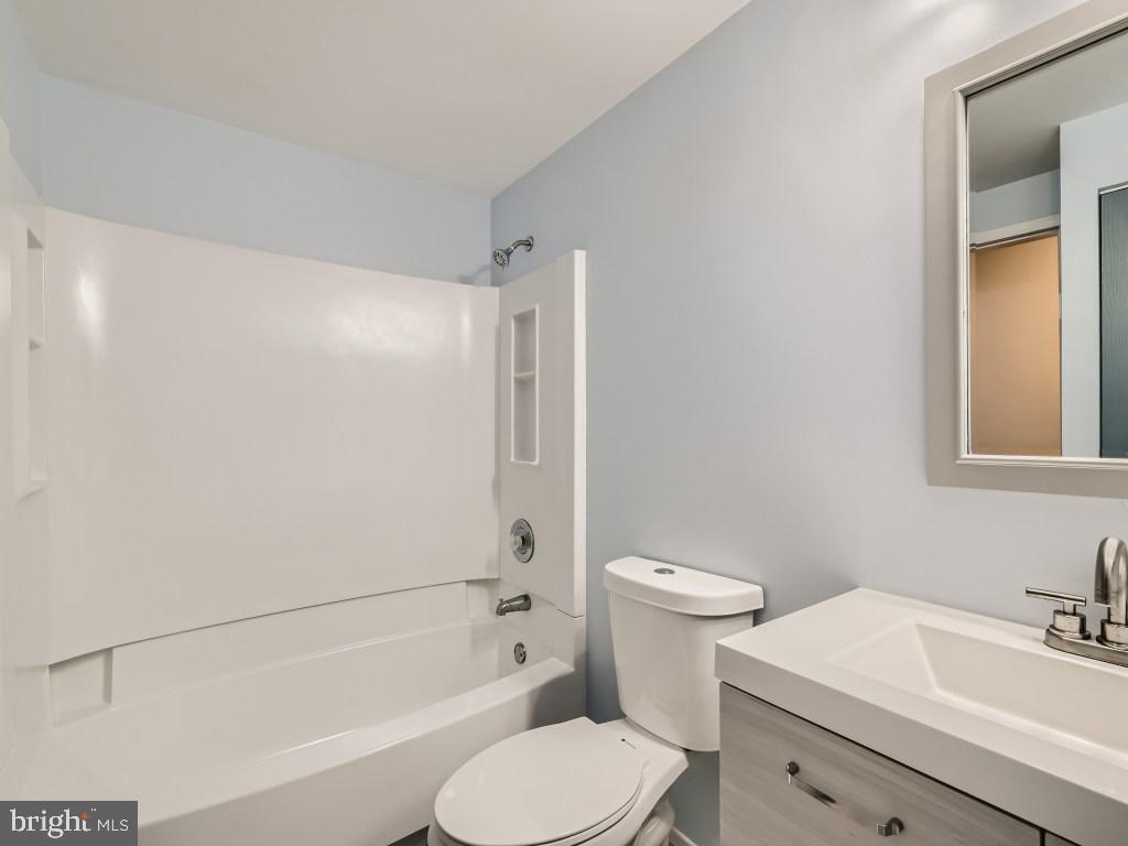 TEN HILLS - Residential