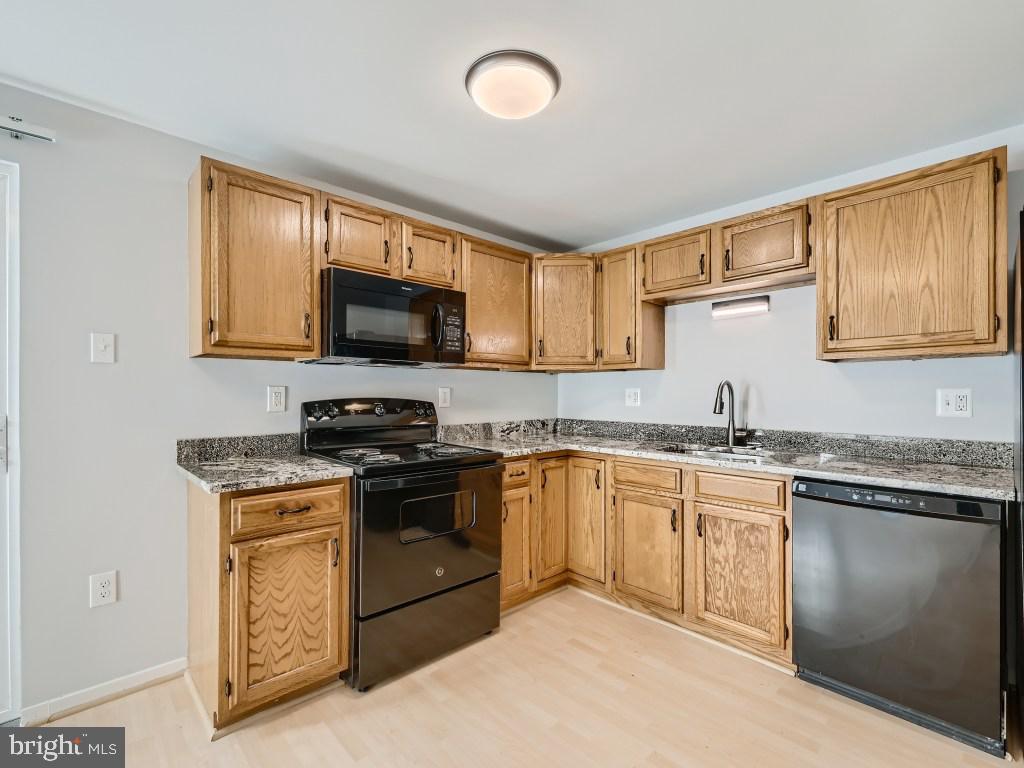 TEN HILLS - Residential