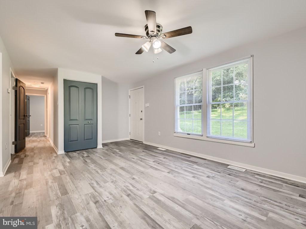 TEN HILLS - Residential