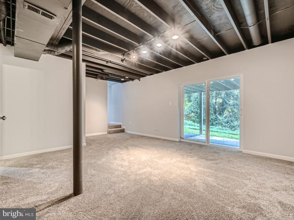 TEN HILLS - Residential