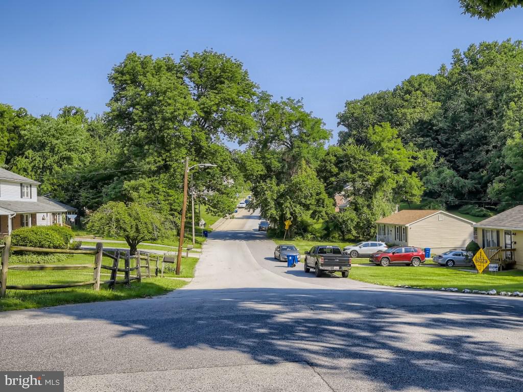 TEN HILLS - Residential