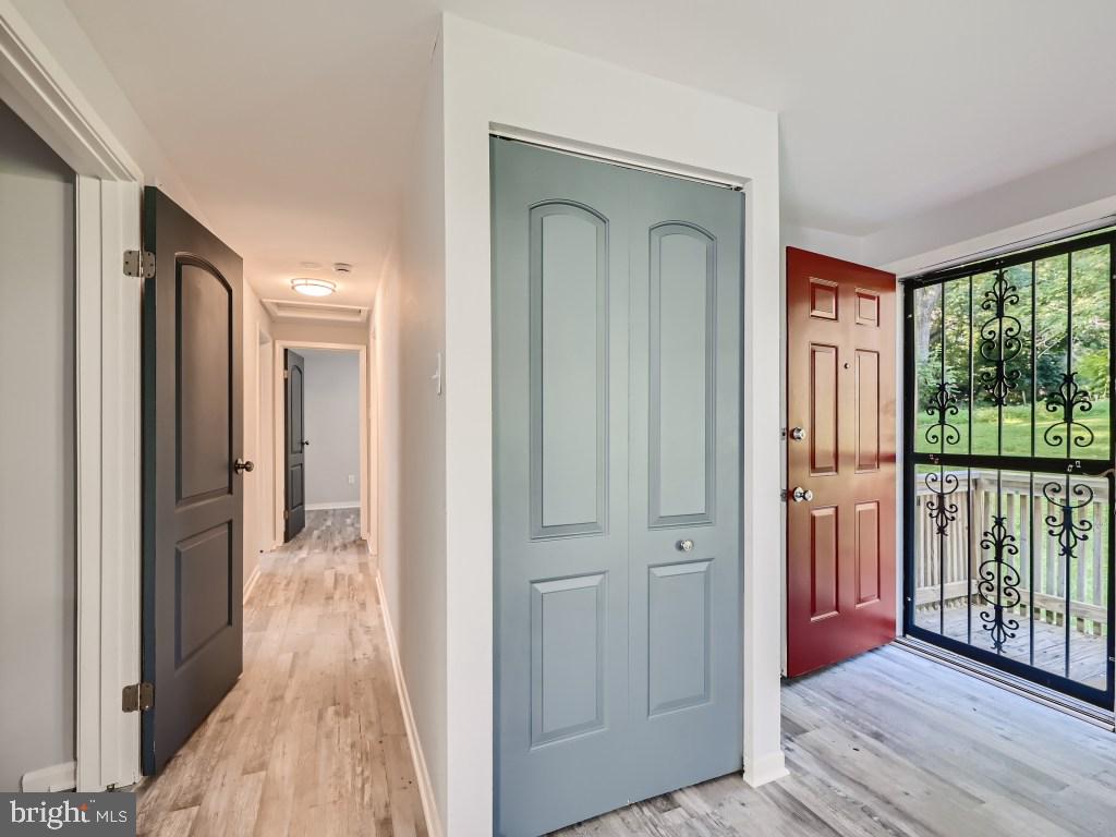 TEN HILLS - Residential