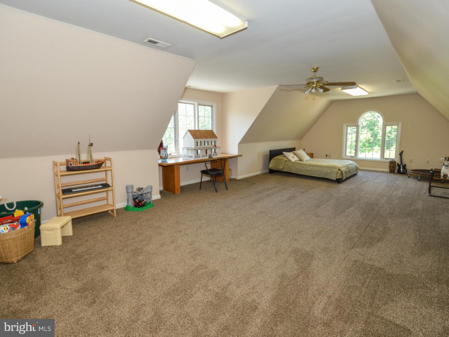 MEADOW VIEW ESTS - Residential