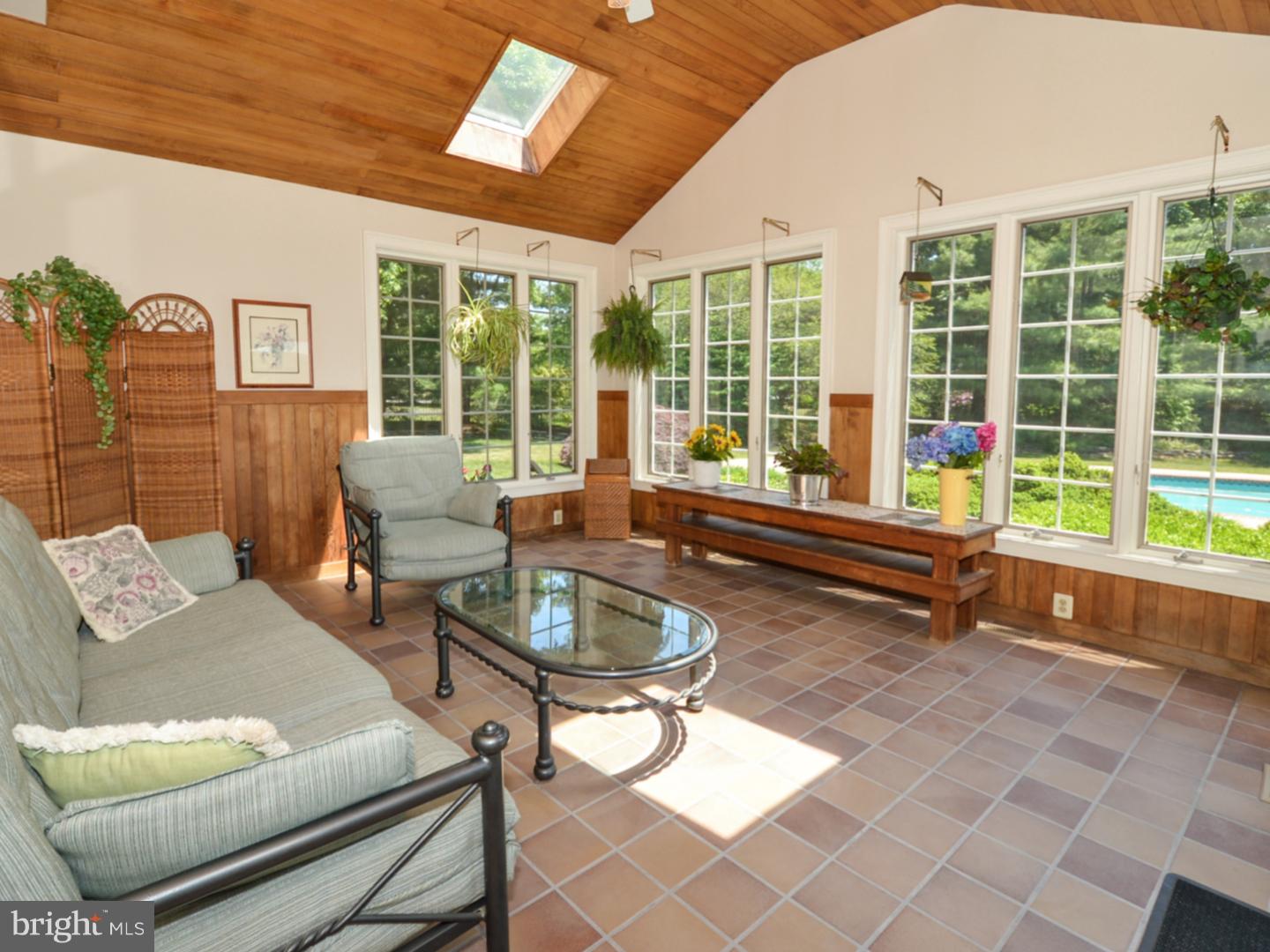 MEADOW VIEW ESTS - Residential