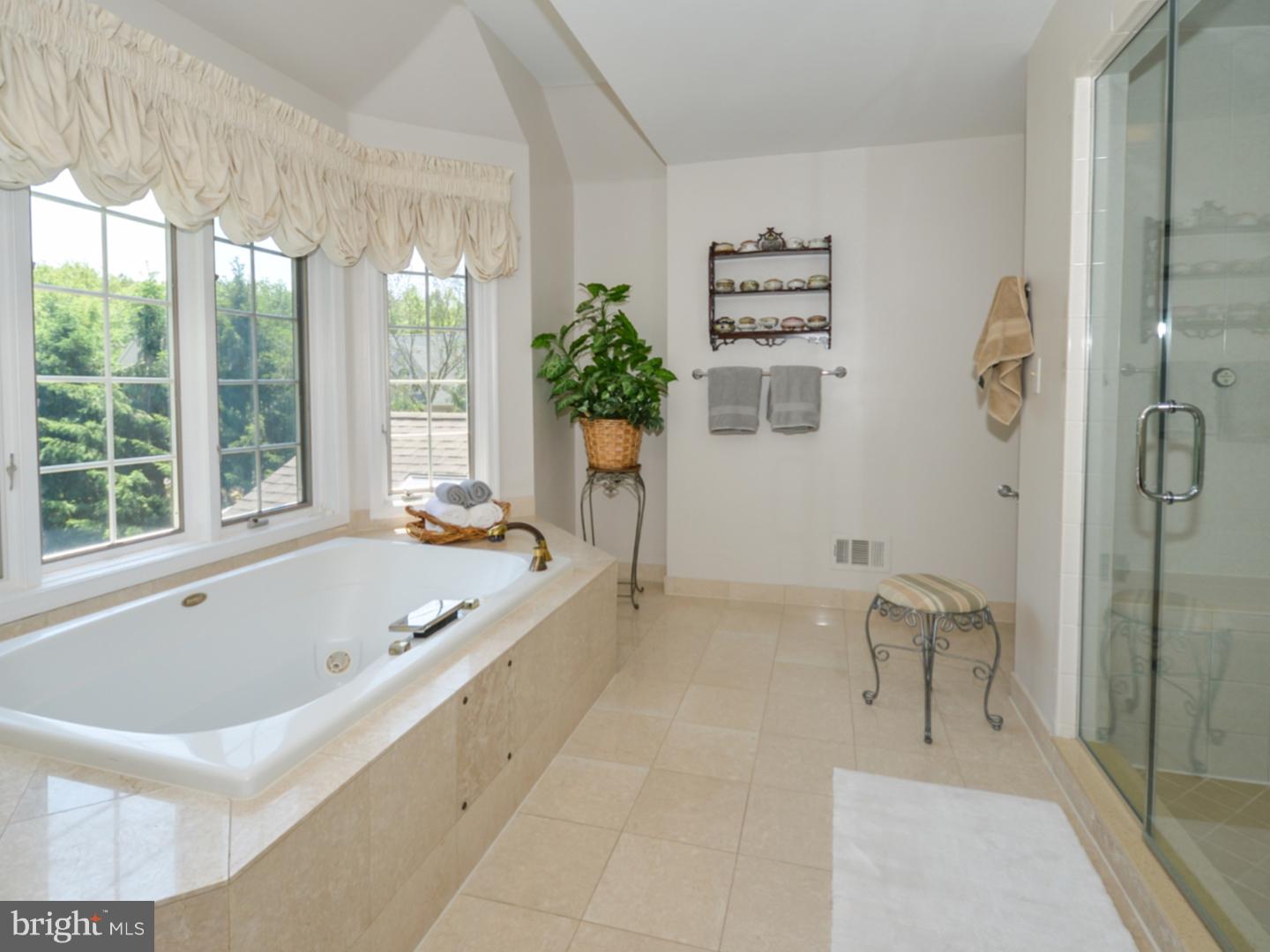 MEADOW VIEW ESTS - Residential