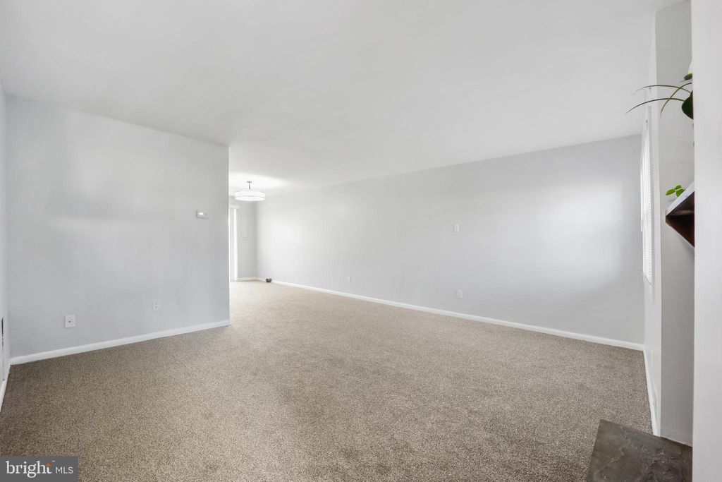 Photo of 229 E Green Valley Circle, NEWARK, DE 19711 (MLS # DENC2094426)