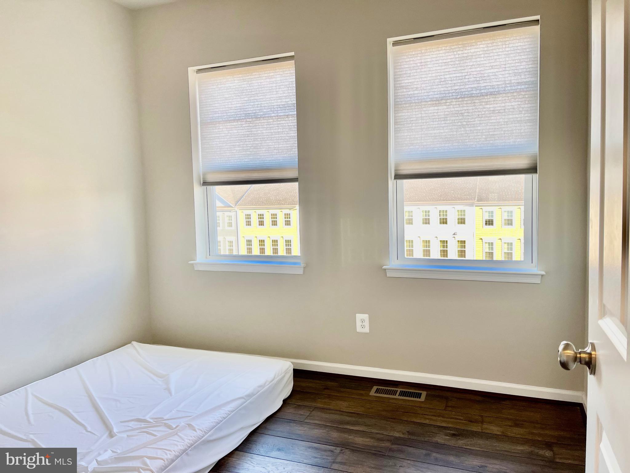 POTOMAC STATION - Residential Lease