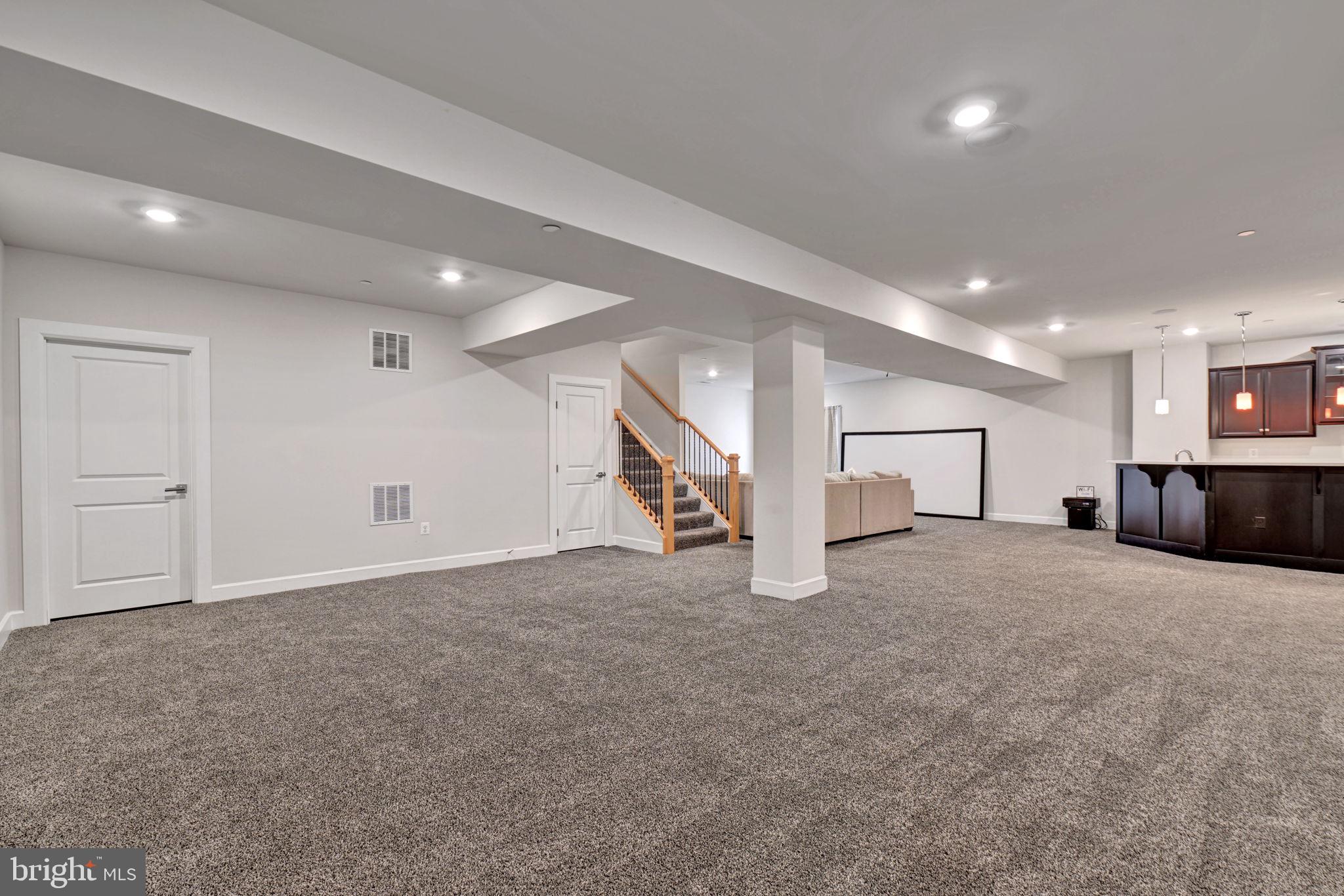 OAK CREEK CLUB - Residential