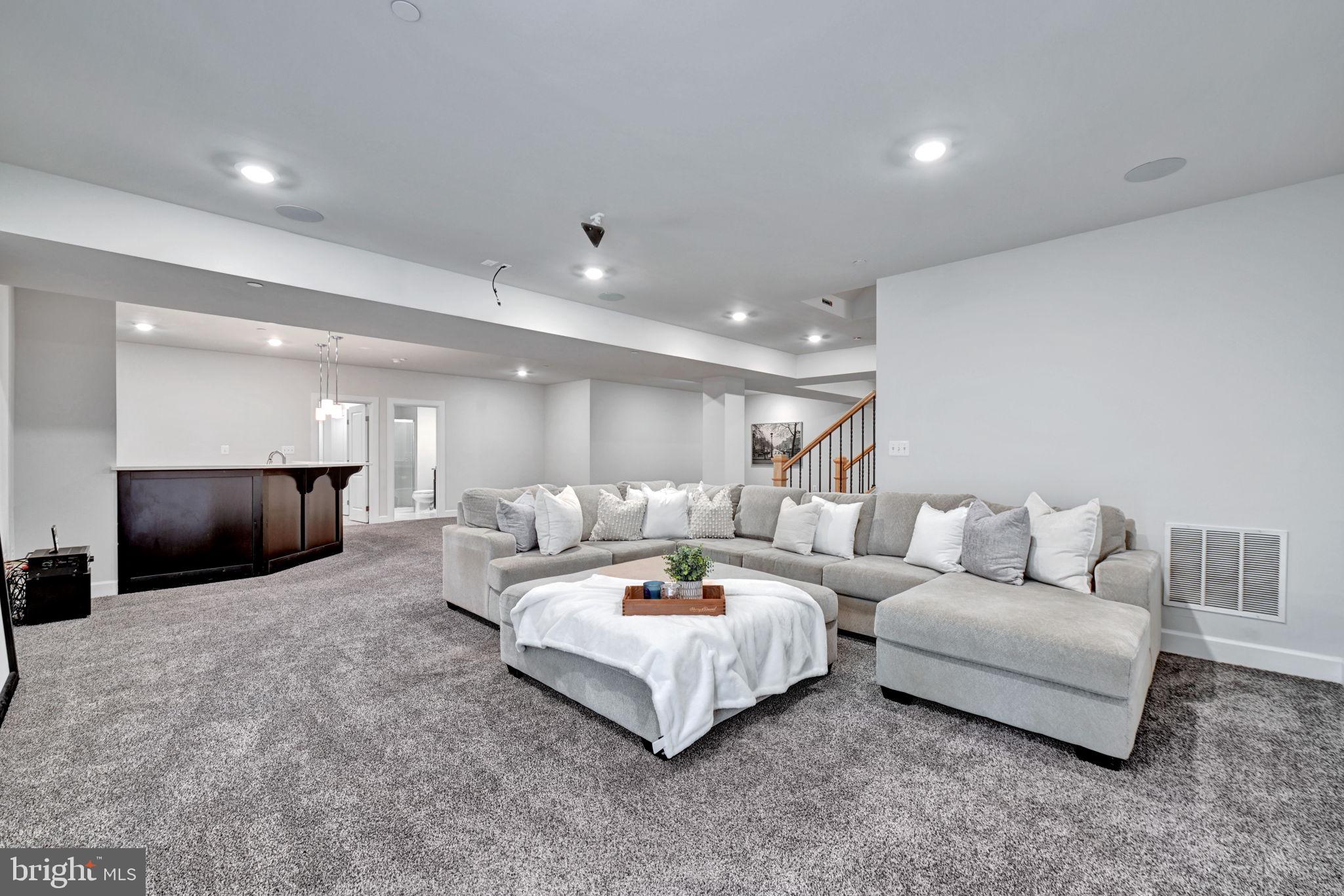 OAK CREEK CLUB - Residential