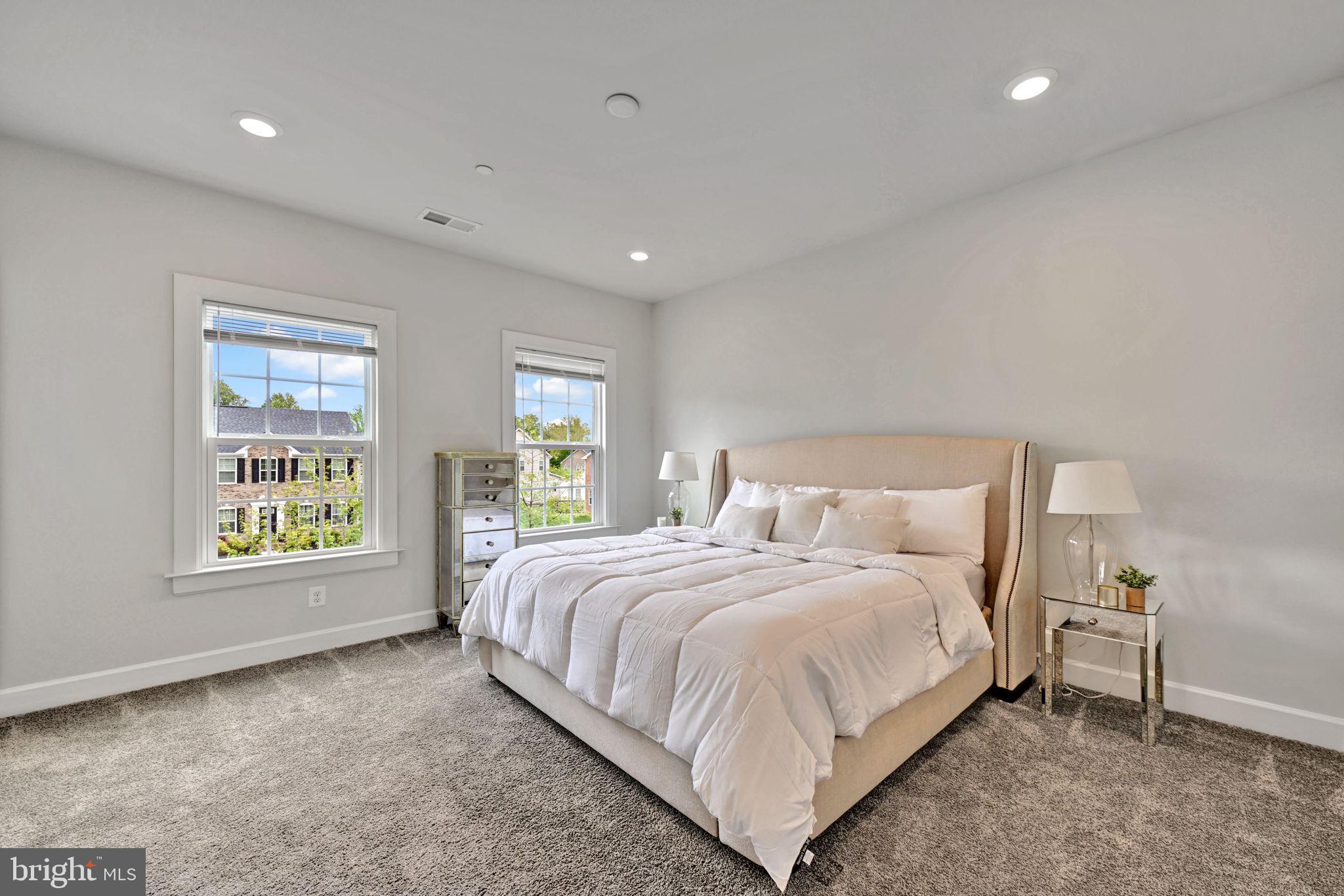 OAK CREEK CLUB - Residential