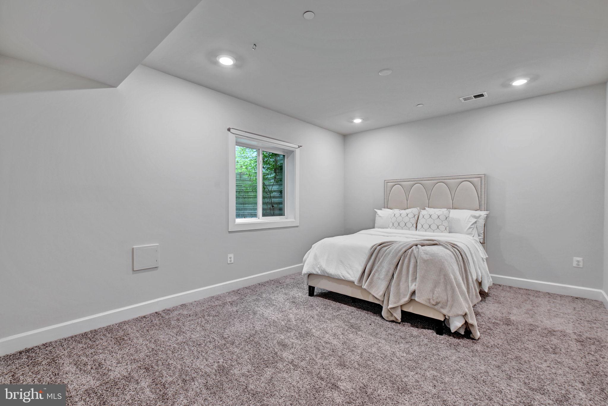 OAK CREEK CLUB - Residential
