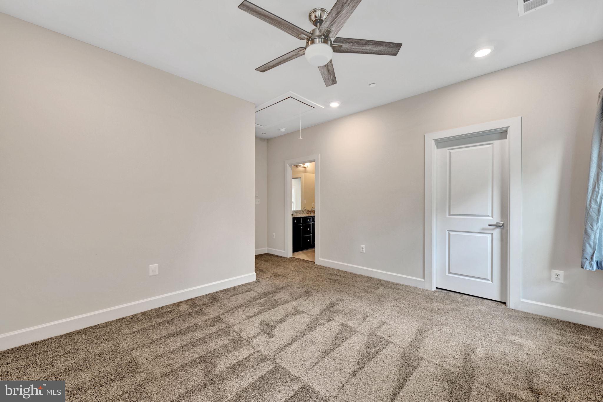 OAK CREEK CLUB - Residential
