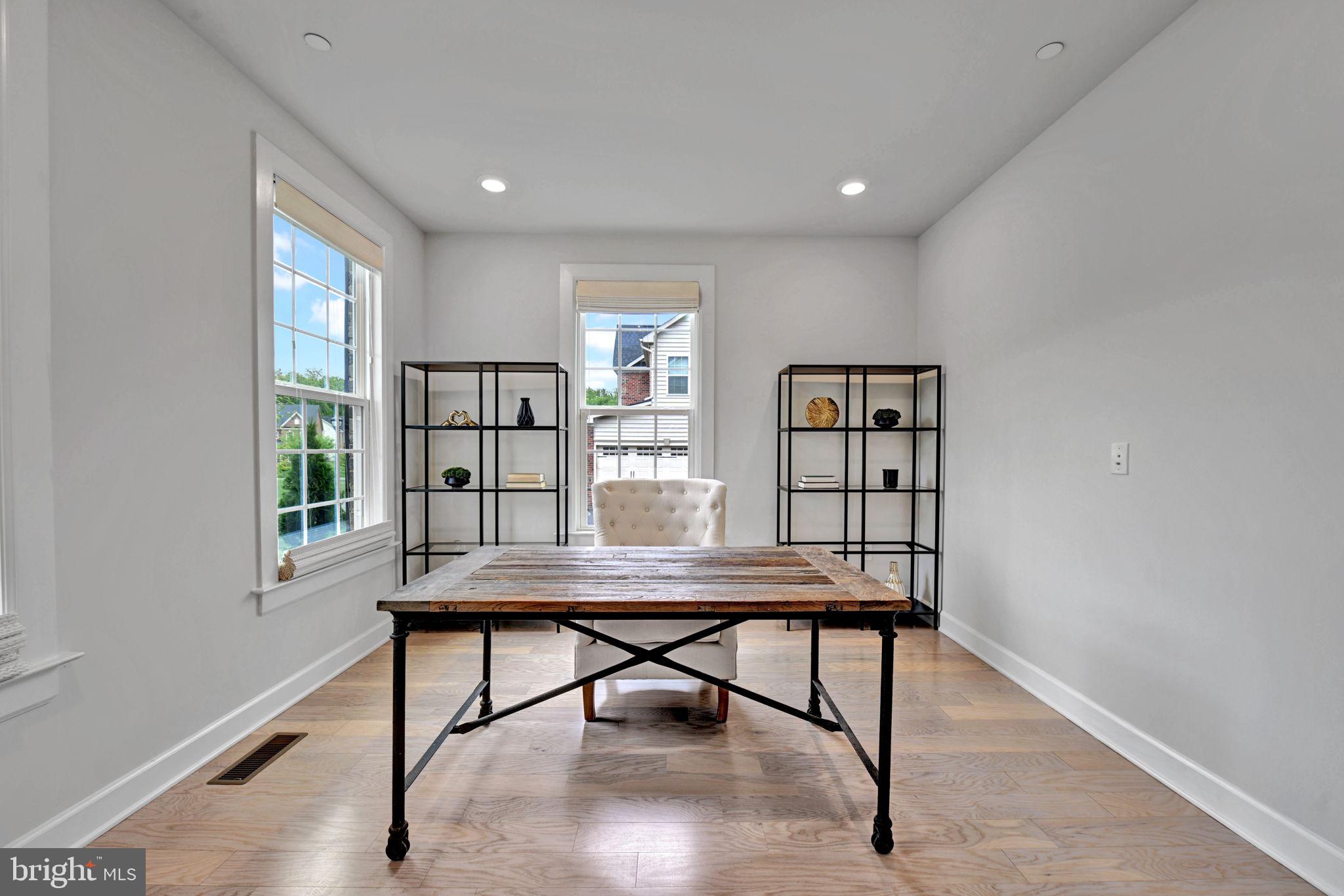 OAK CREEK CLUB - Residential