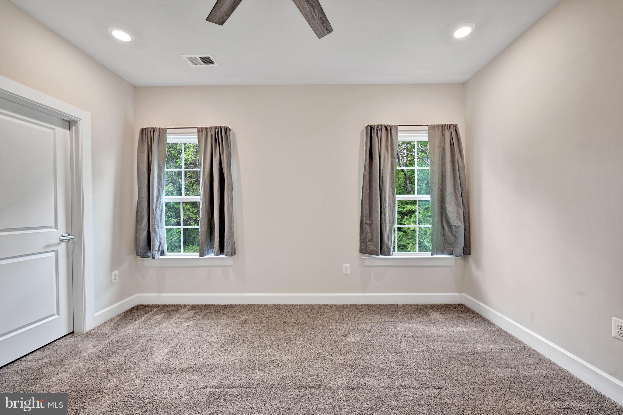 OAK CREEK CLUB - Residential