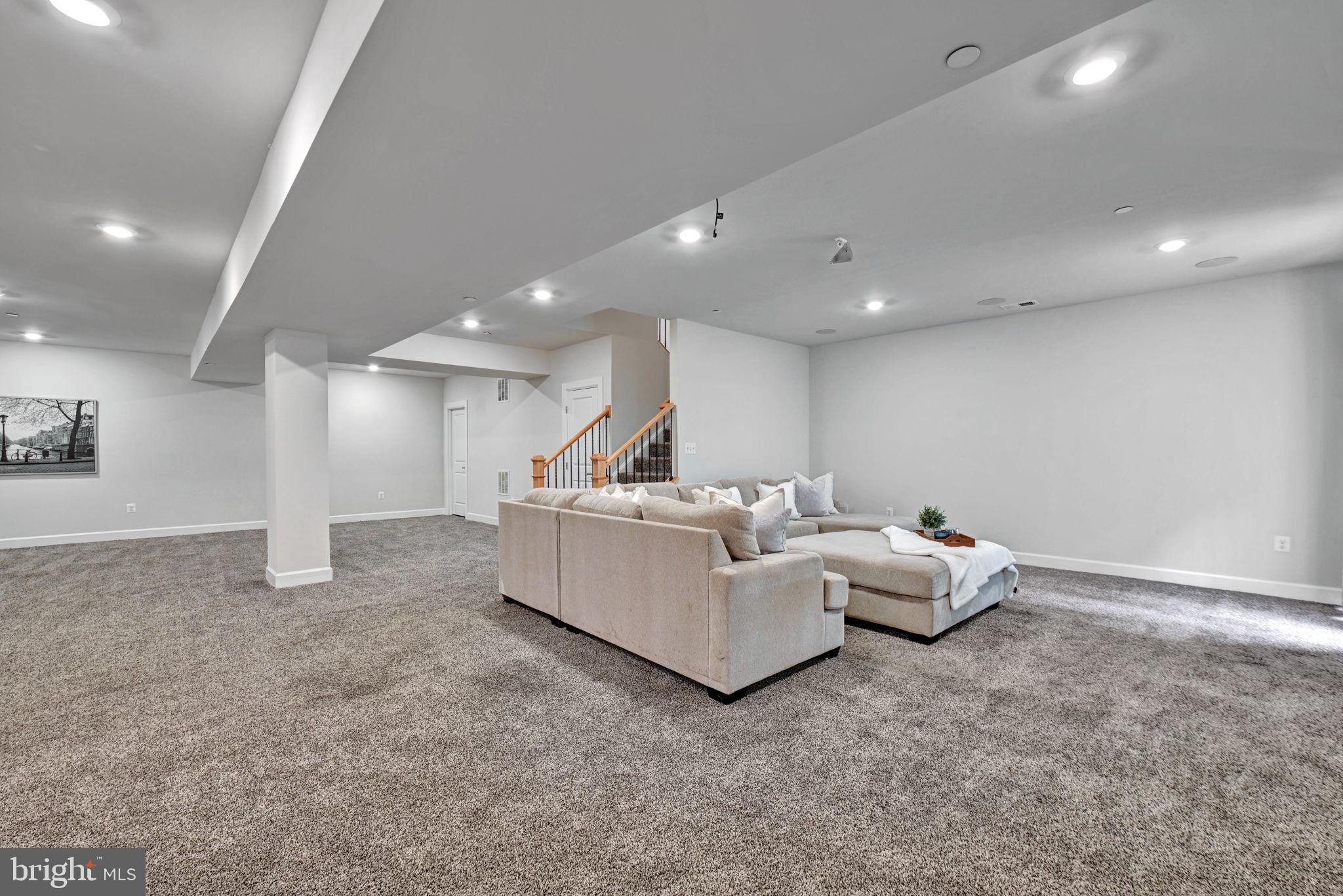 OAK CREEK CLUB - Residential