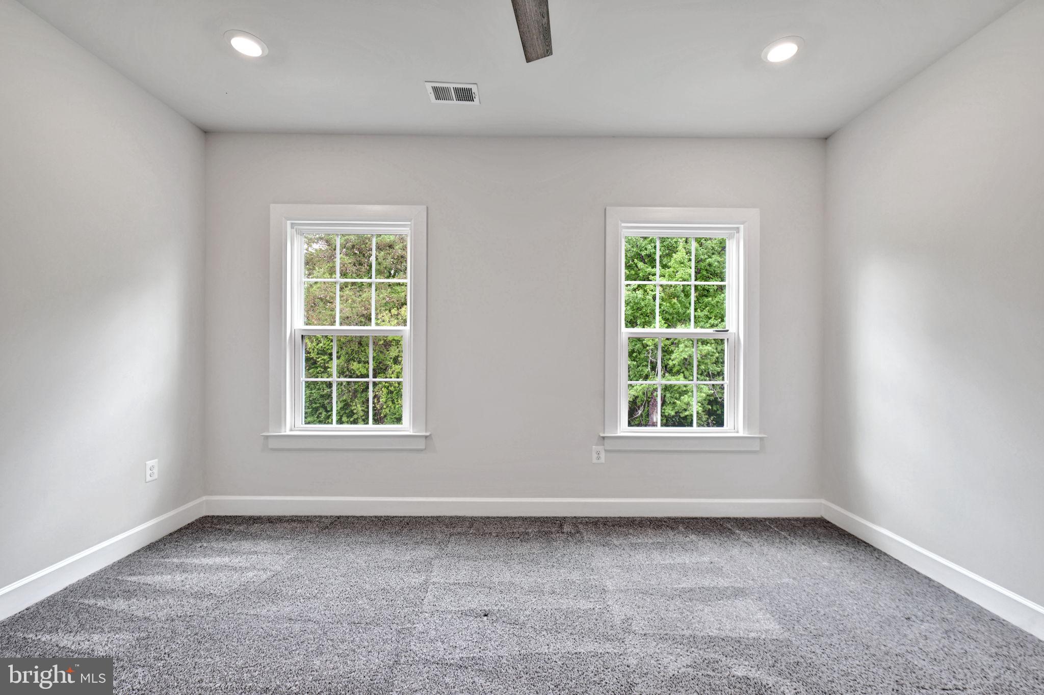 OAK CREEK CLUB - Residential