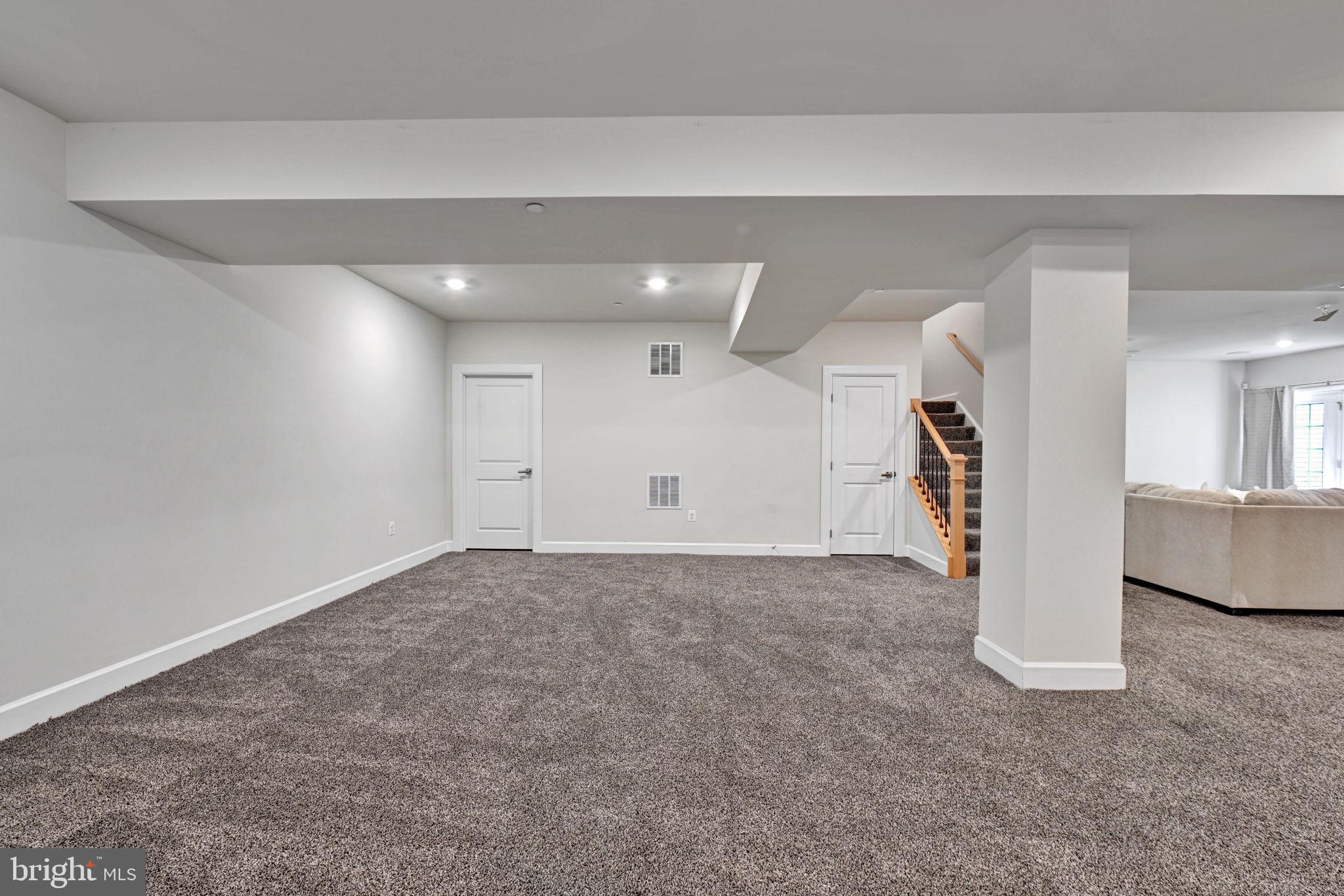 OAK CREEK CLUB - Residential