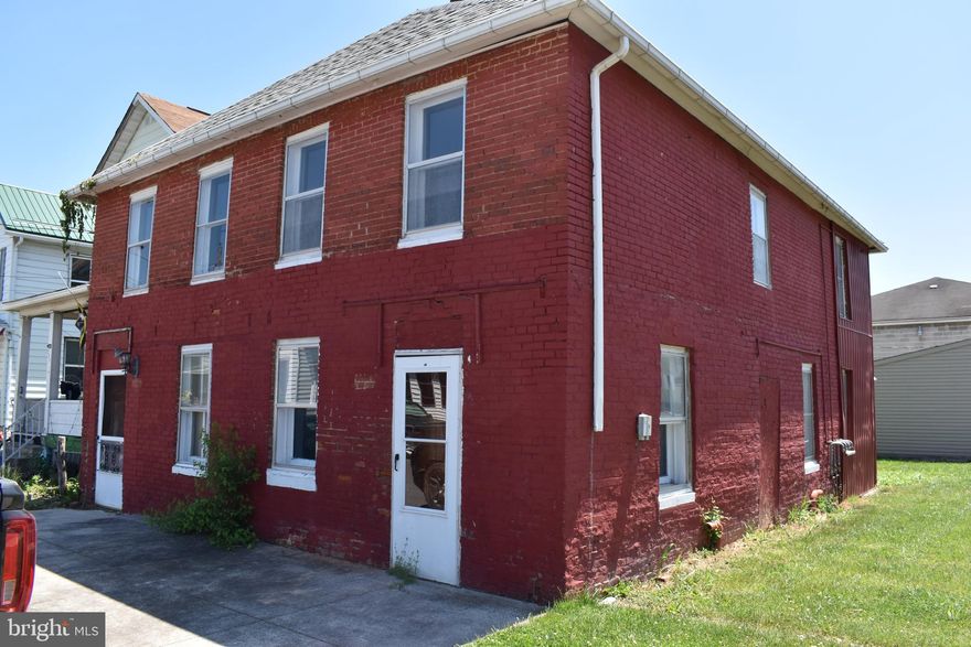 Three Unit in need of total rehab.  Rehab estimates are 60,000 or so for 3 units using general contractor.  Property needs pretty much everything inside cosmetically.  Exterior is in pretty good shape.  May need brick work on rear corner.  Overall should produce decent estimated income at 600-700 per unit once fully rehabbed.  Enter at own risk.  Agent/Owner assume no responsibility for accidents.