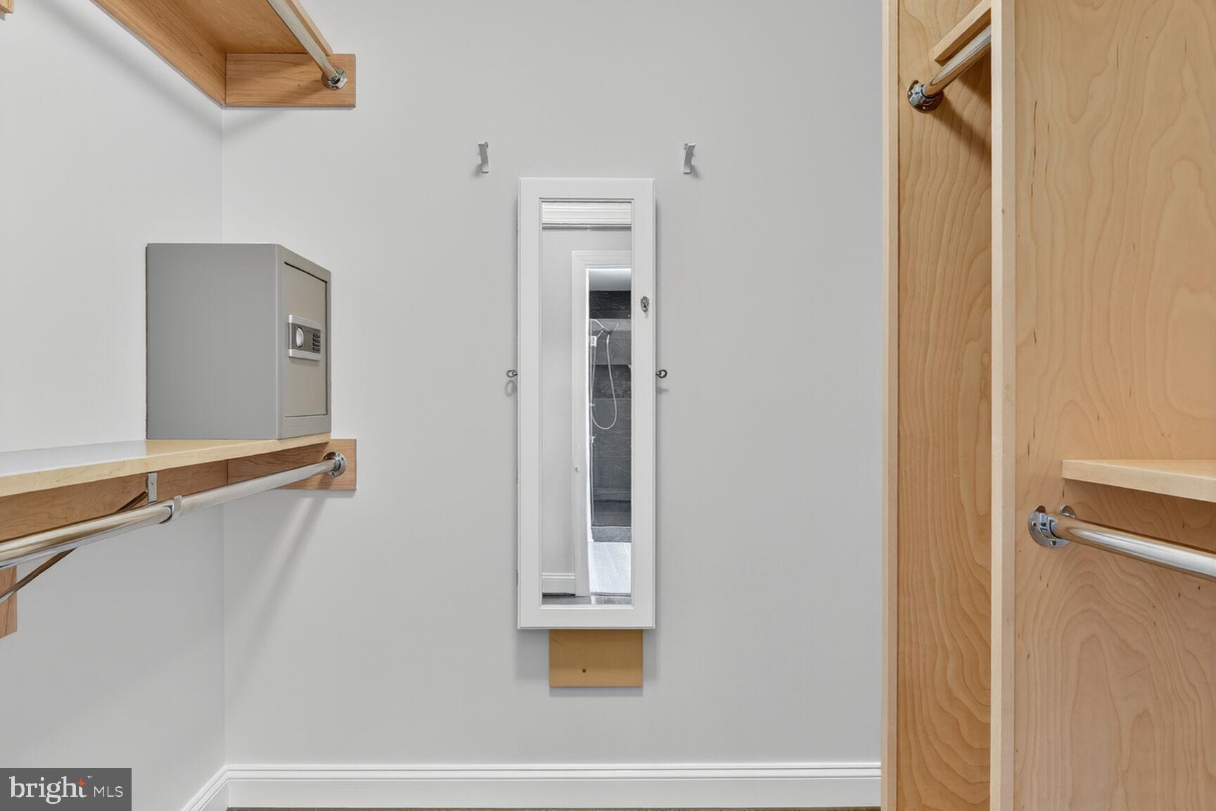 BERKSHIRE OAKWOOD - Residential