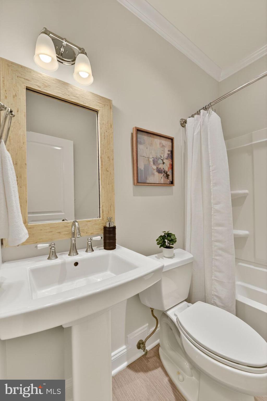 BERKSHIRE OAKWOOD - Residential