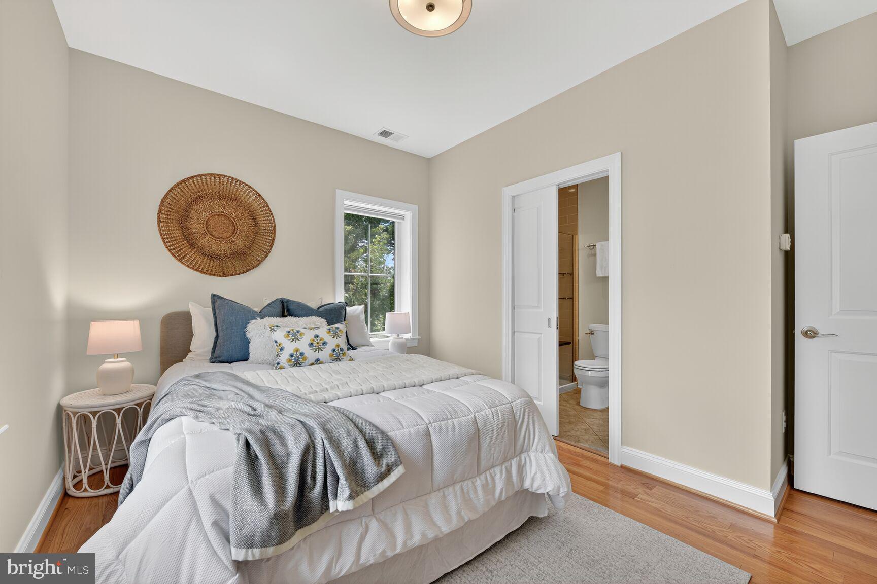 BERKSHIRE OAKWOOD - Residential