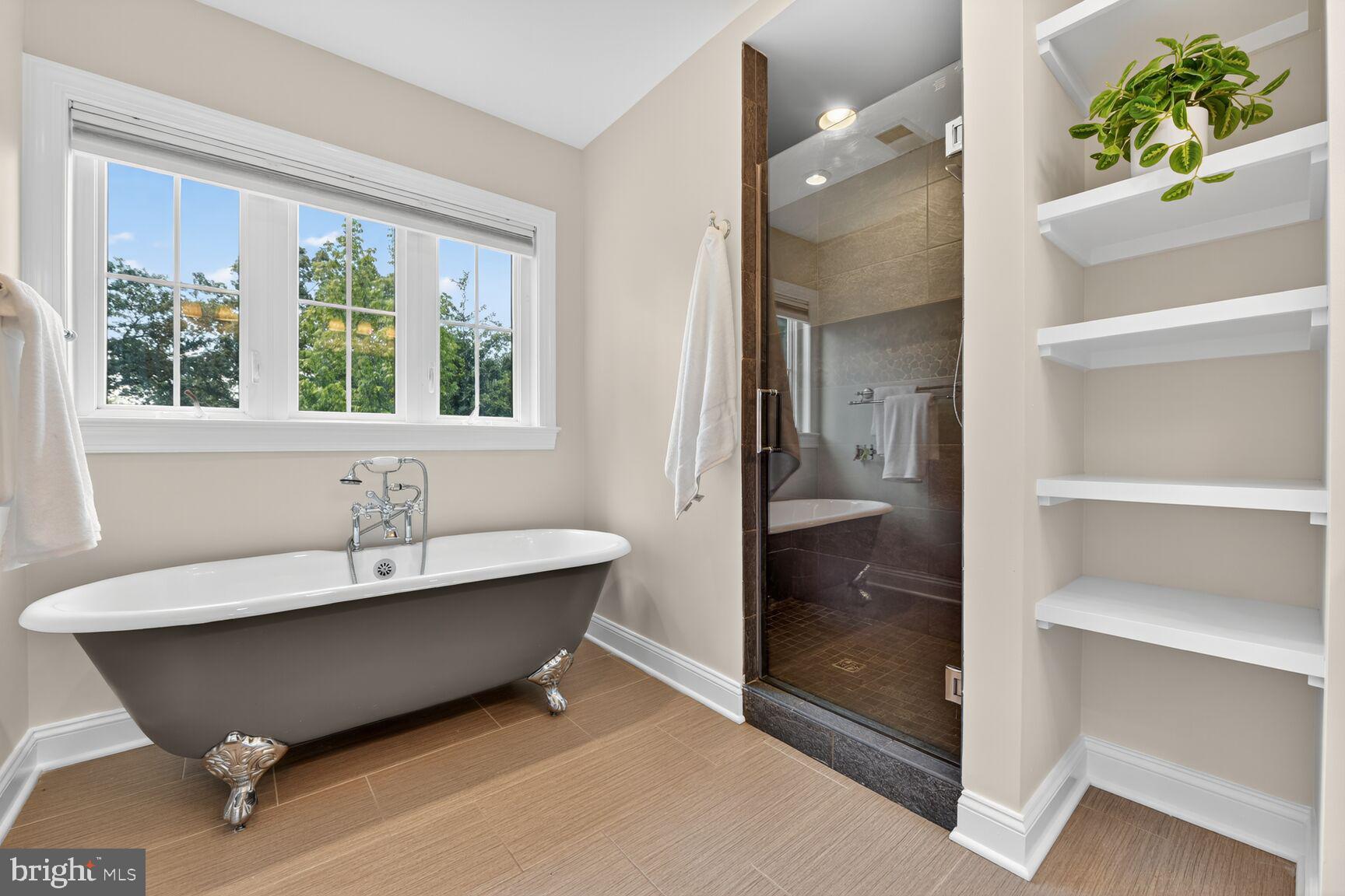 BERKSHIRE OAKWOOD - Residential