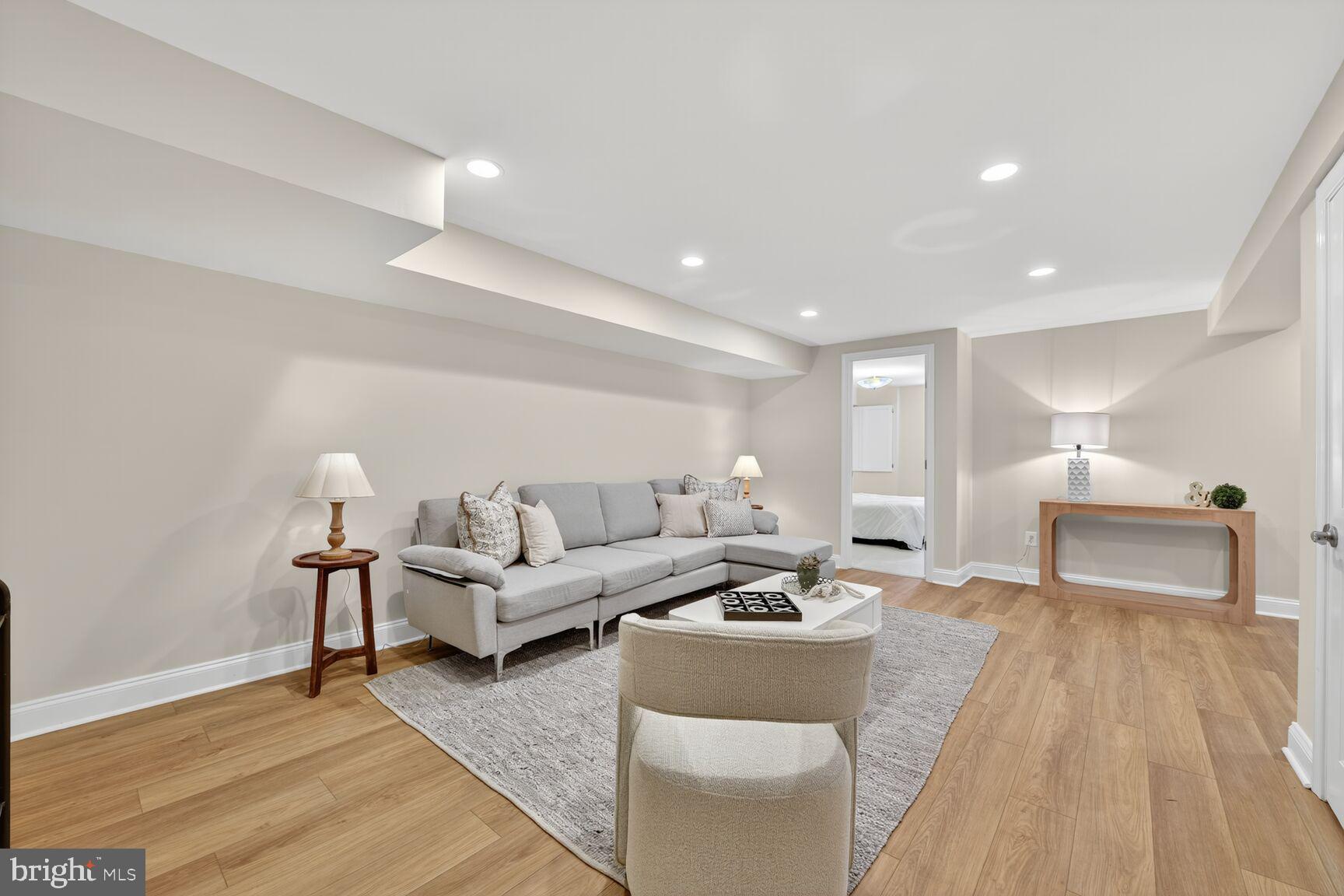 BERKSHIRE OAKWOOD - Residential