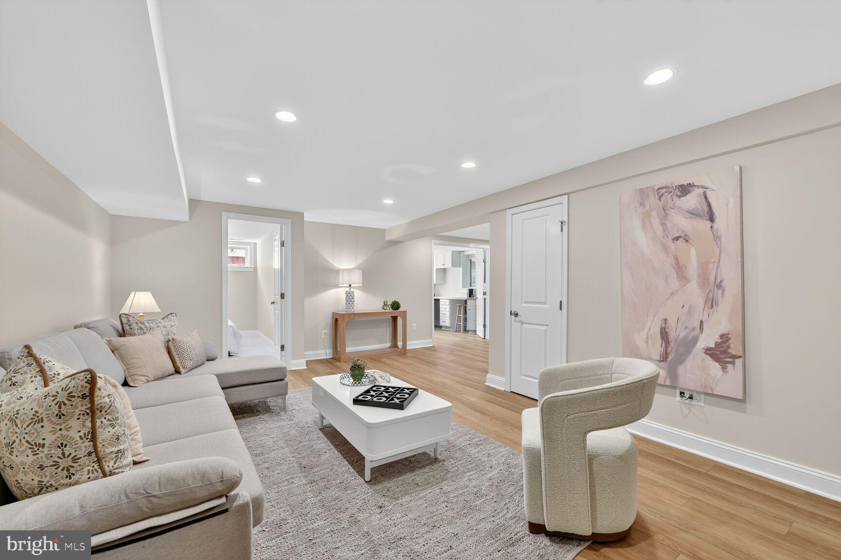 BERKSHIRE OAKWOOD - Residential