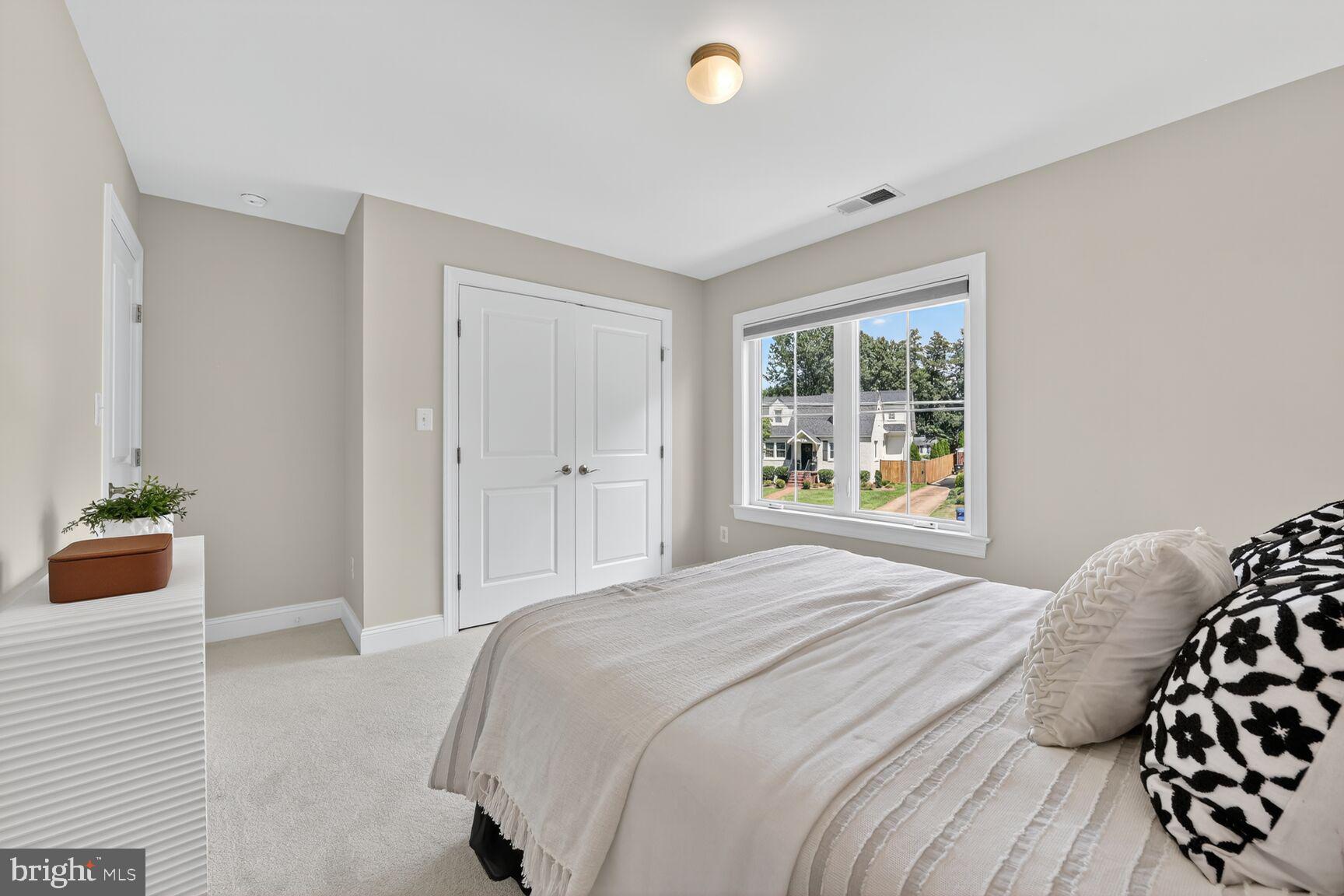 BERKSHIRE OAKWOOD - Residential