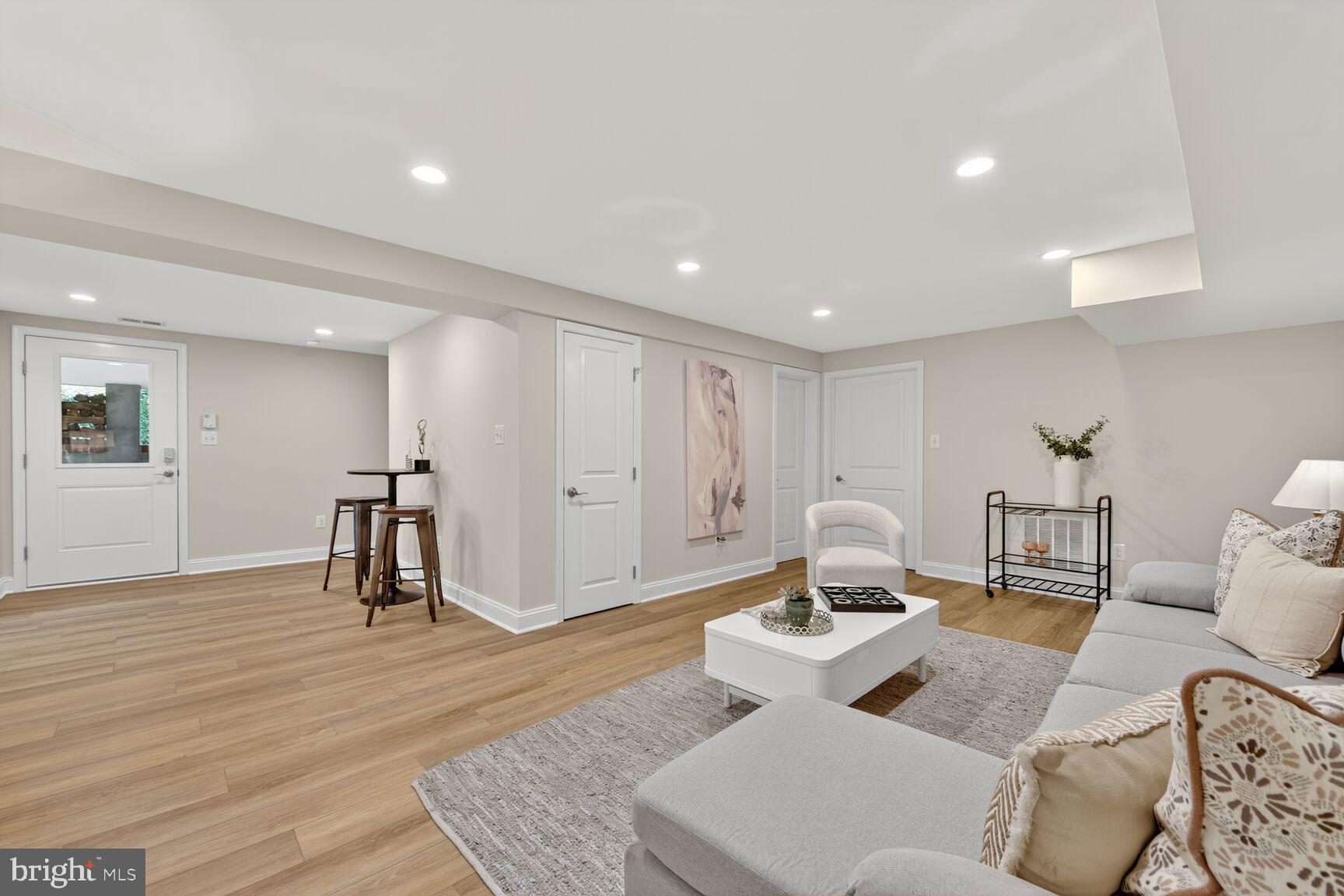 BERKSHIRE OAKWOOD - Residential