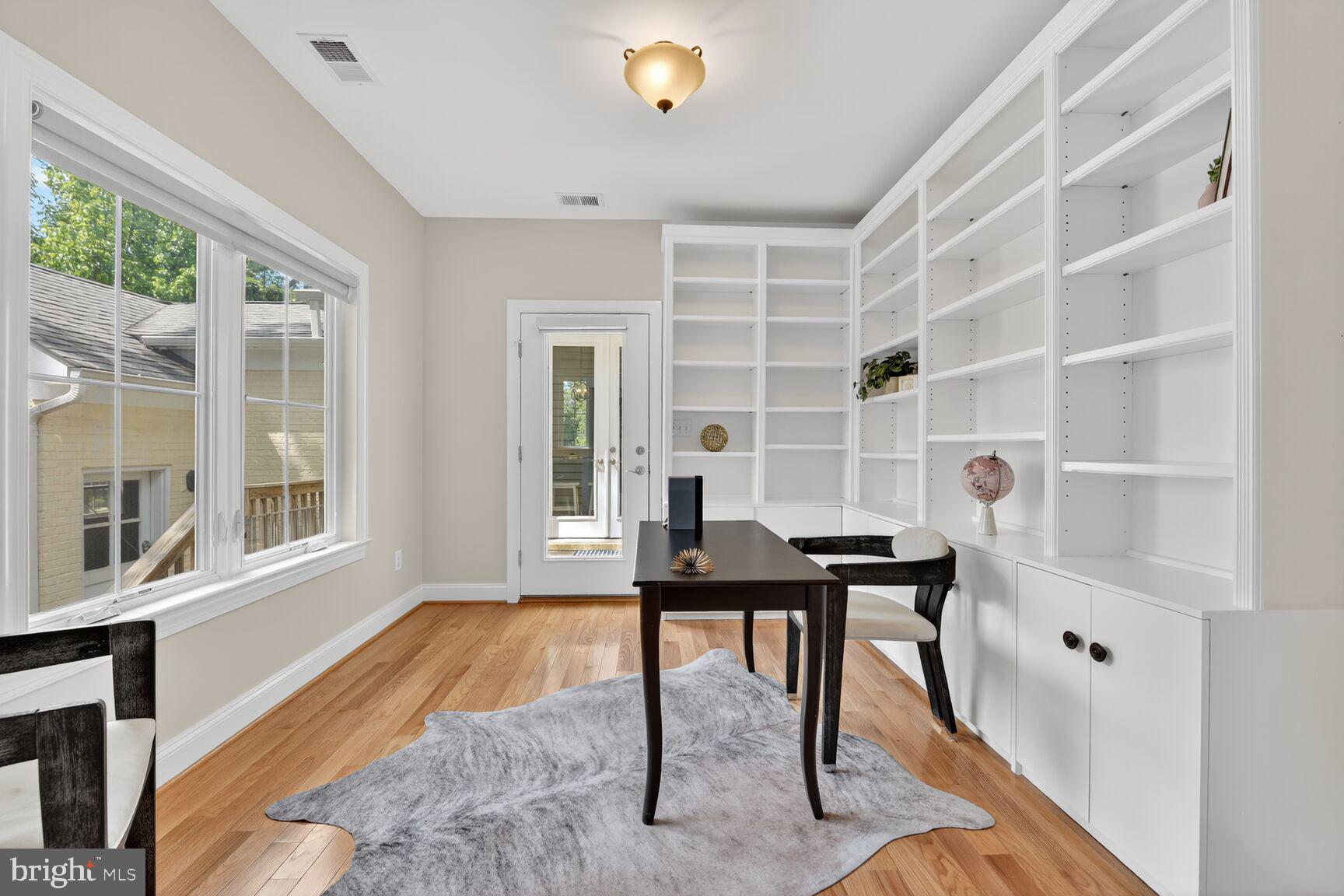 BERKSHIRE OAKWOOD - Residential