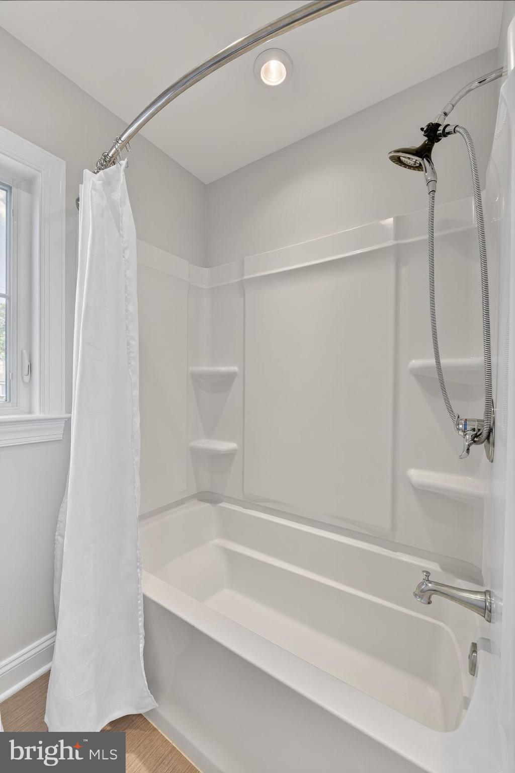 BERKSHIRE OAKWOOD - Residential