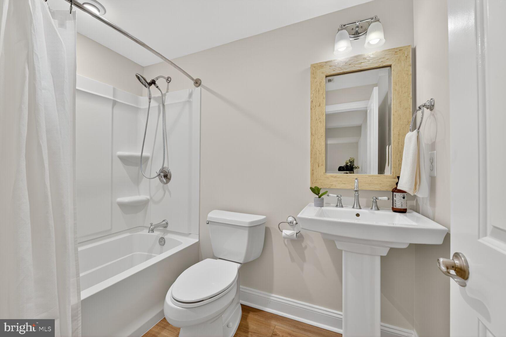 BERKSHIRE OAKWOOD - Residential