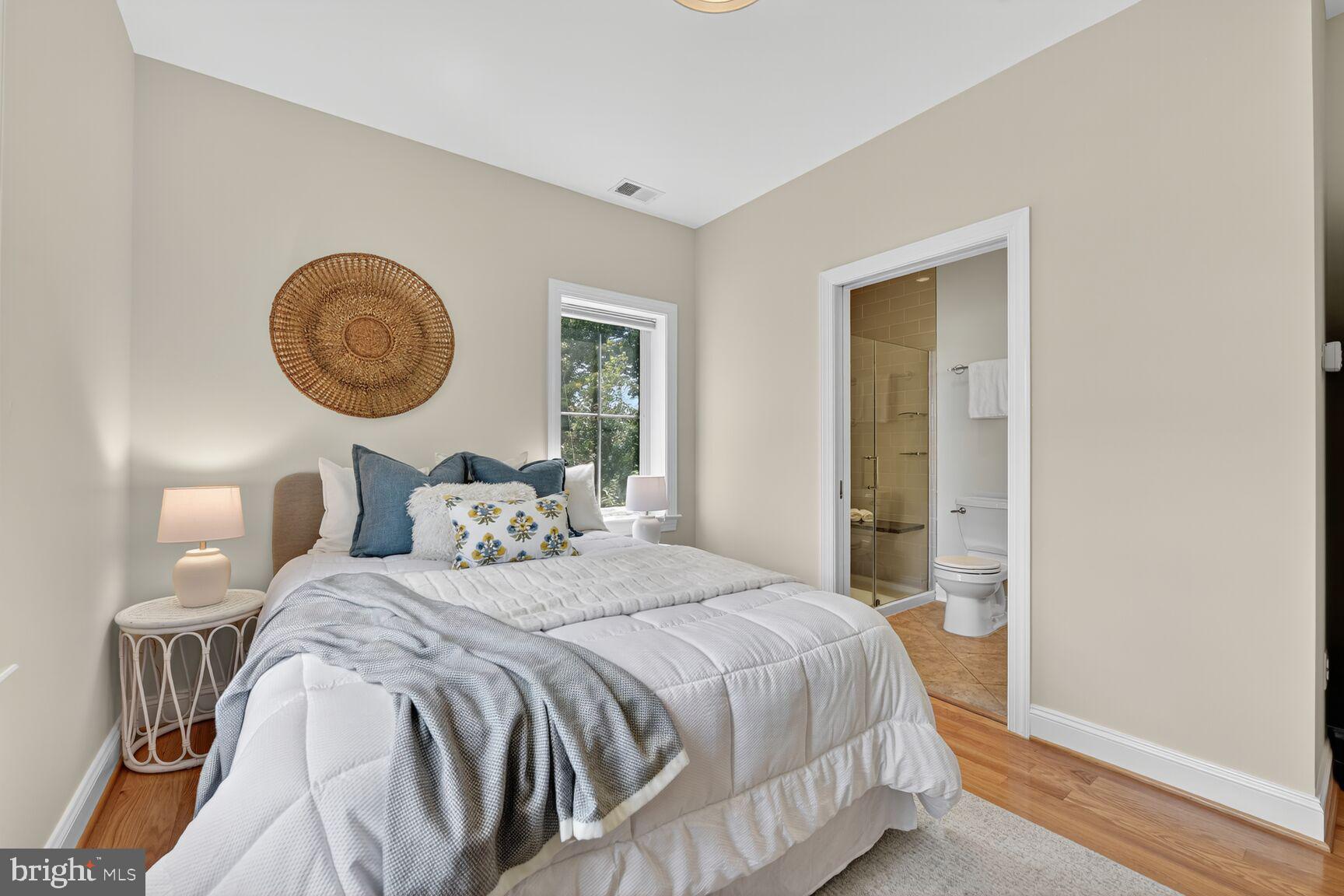 BERKSHIRE OAKWOOD - Residential