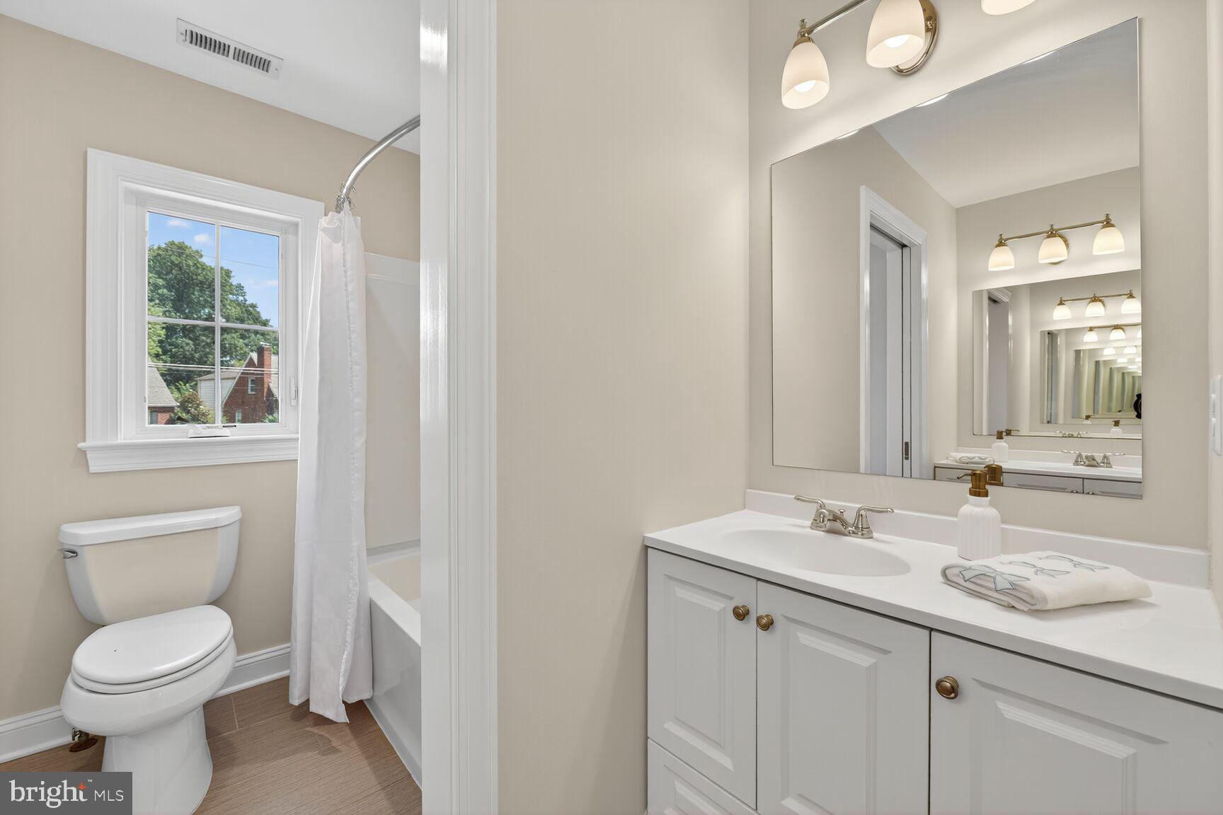 BERKSHIRE OAKWOOD - Residential