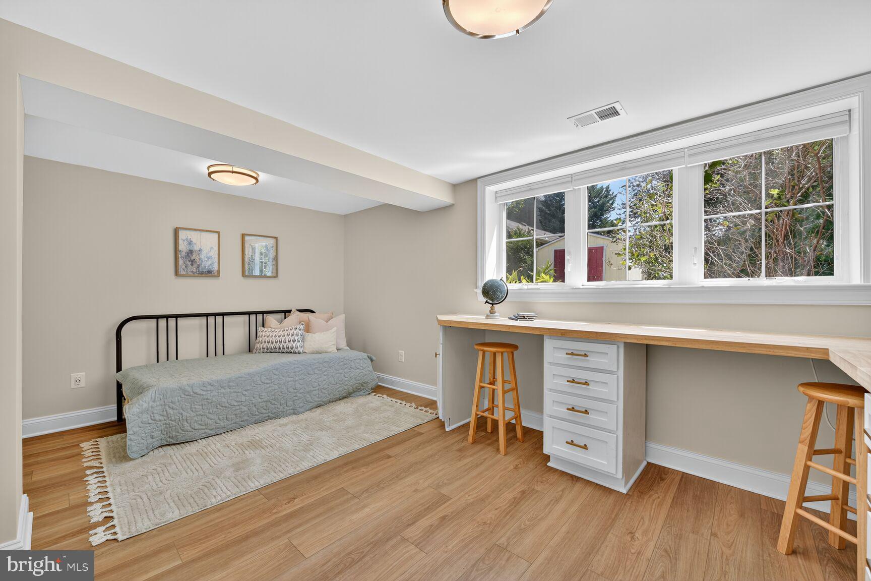 BERKSHIRE OAKWOOD - Residential