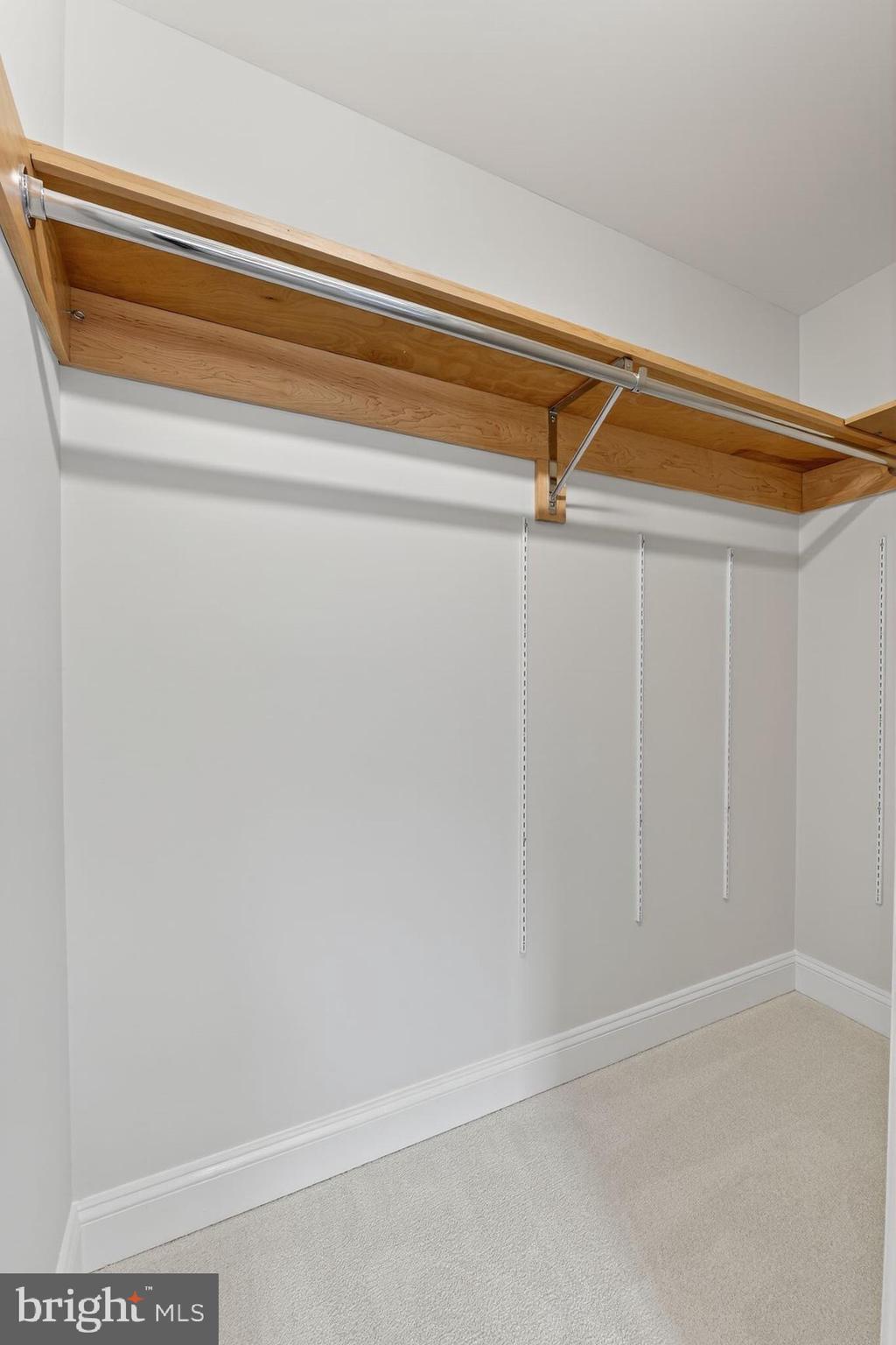 BERKSHIRE OAKWOOD - Residential