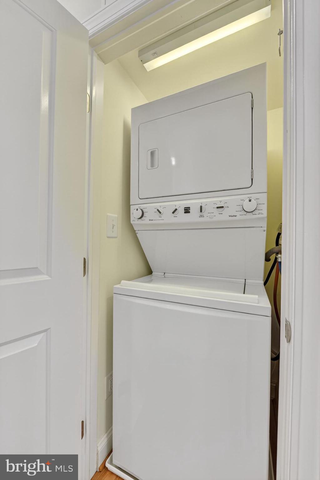 BERKSHIRE OAKWOOD - Residential