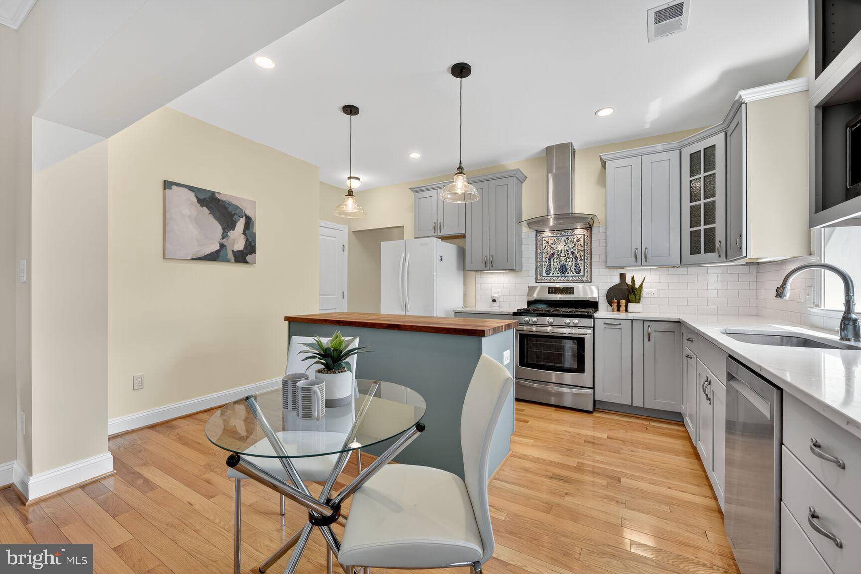 BERKSHIRE OAKWOOD - Residential