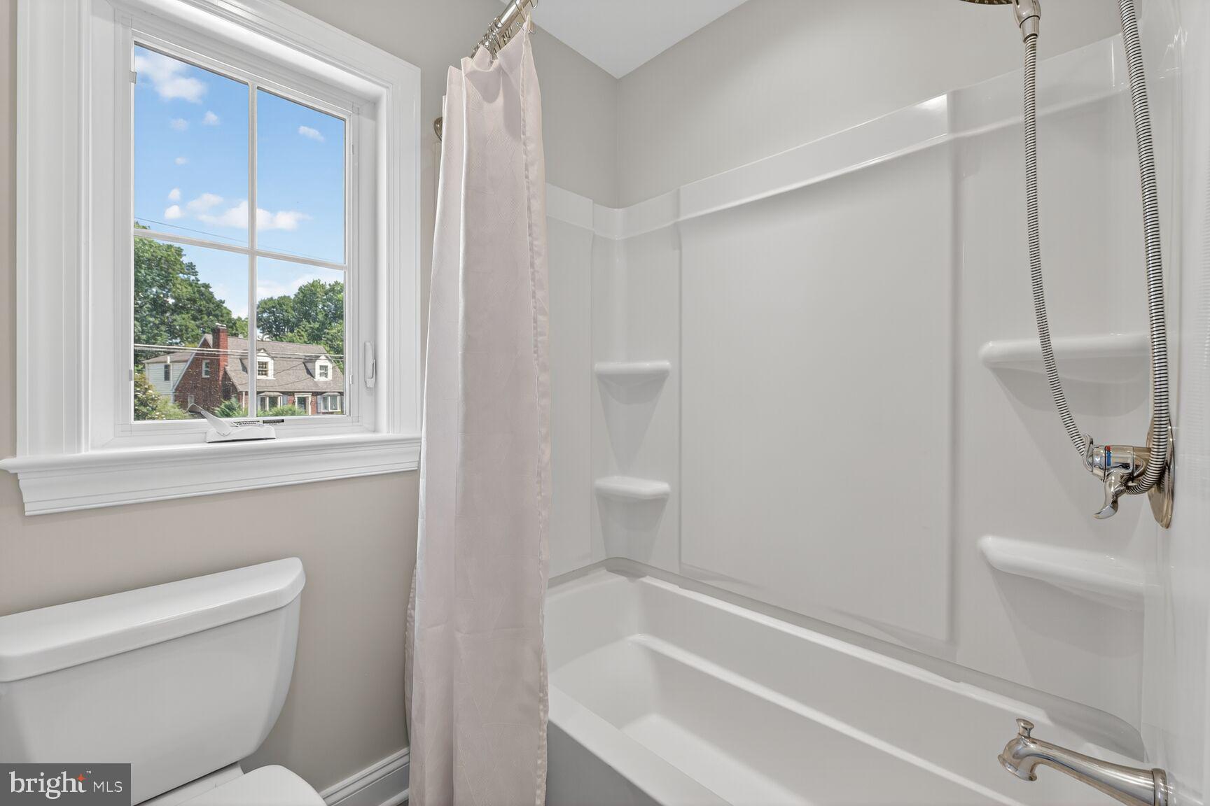 BERKSHIRE OAKWOOD - Residential