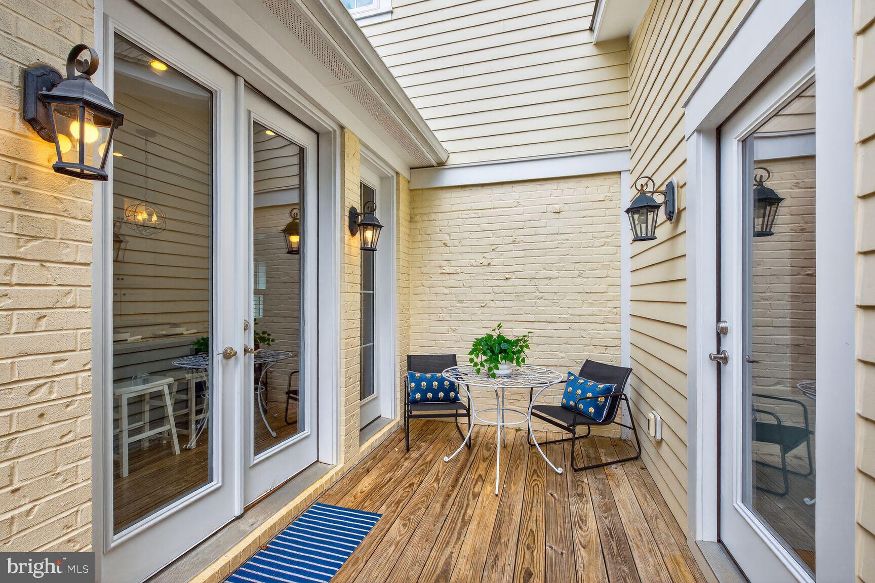 BERKSHIRE OAKWOOD - Residential