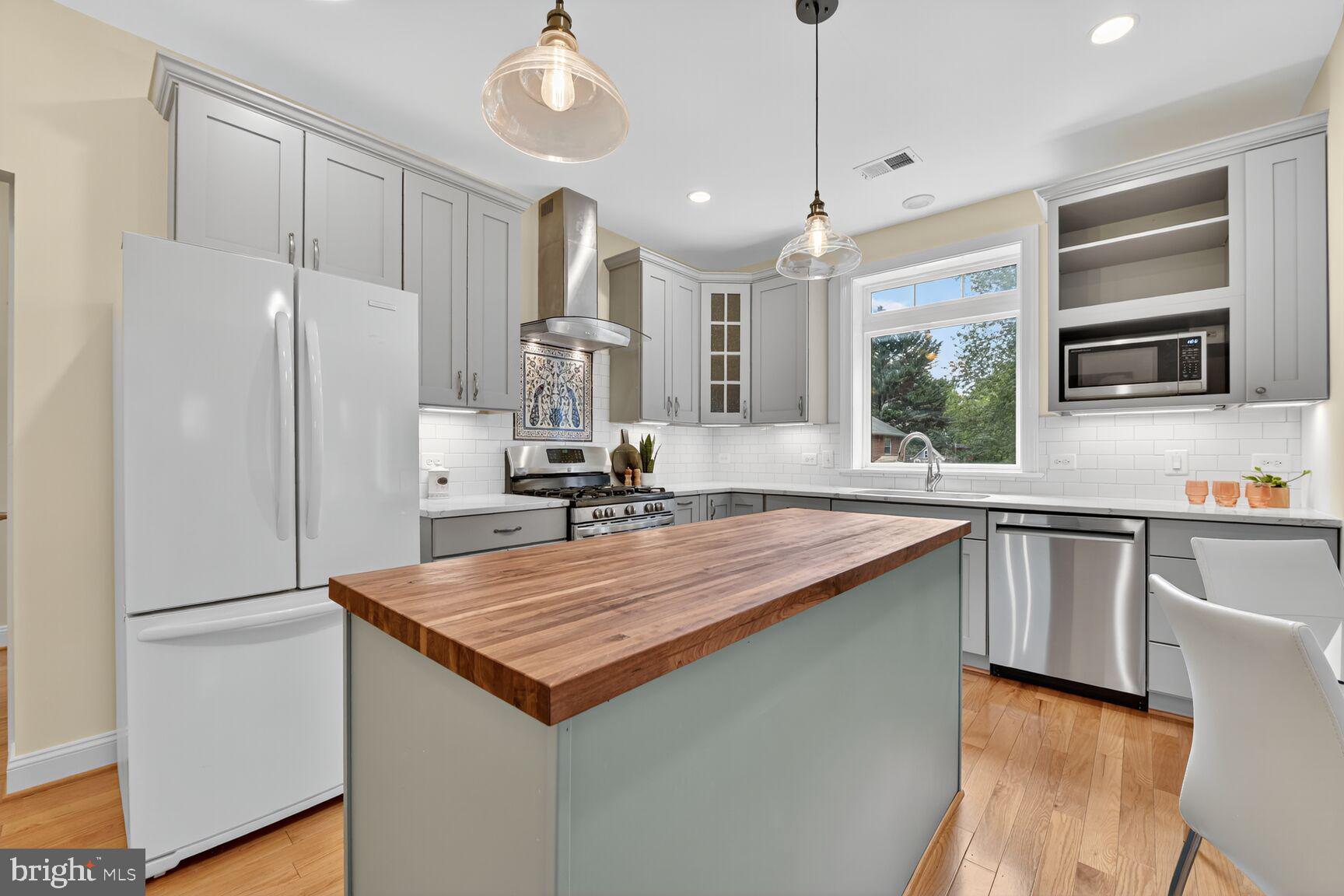 BERKSHIRE OAKWOOD - Residential