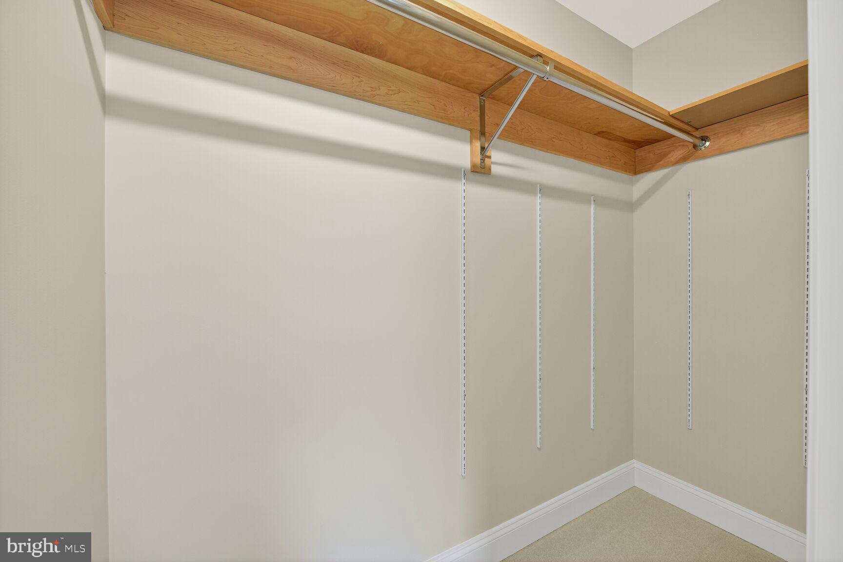 BERKSHIRE OAKWOOD - Residential