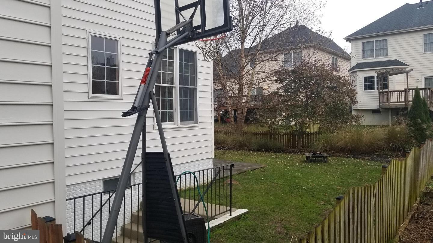 SOUTH RIDING - Residential Lease